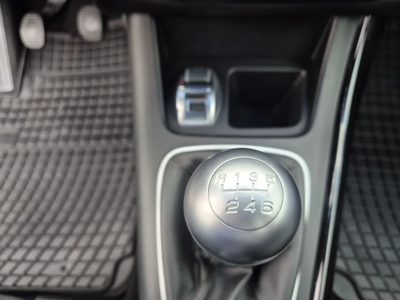 Alfa Romeo Giulietta 1.6-JTD, снимка 13 - Автомобили и джипове - 52632600