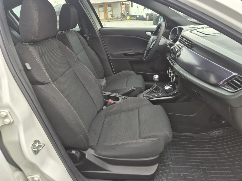 Alfa Romeo Giulietta 1.6-JTD, снимка 11 - Автомобили и джипове - 52632600