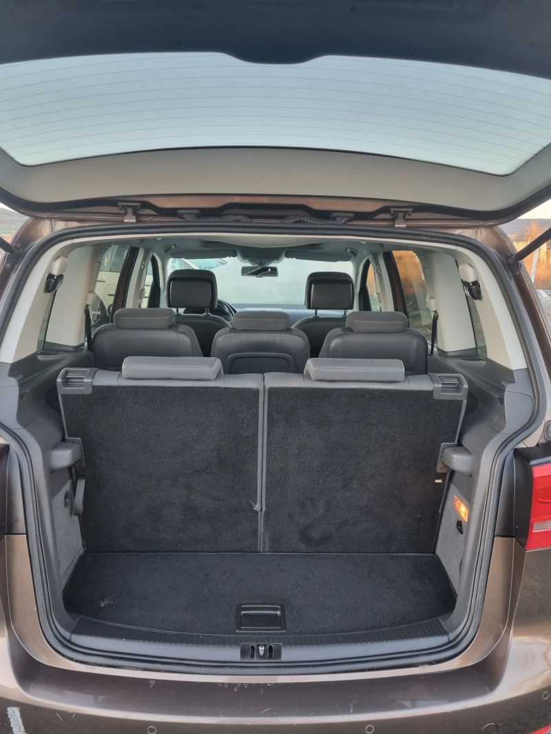 VW Touran 2.0tdi 140коня 7 местен Match, снимка 11 - Автомобили и джипове - 52929355