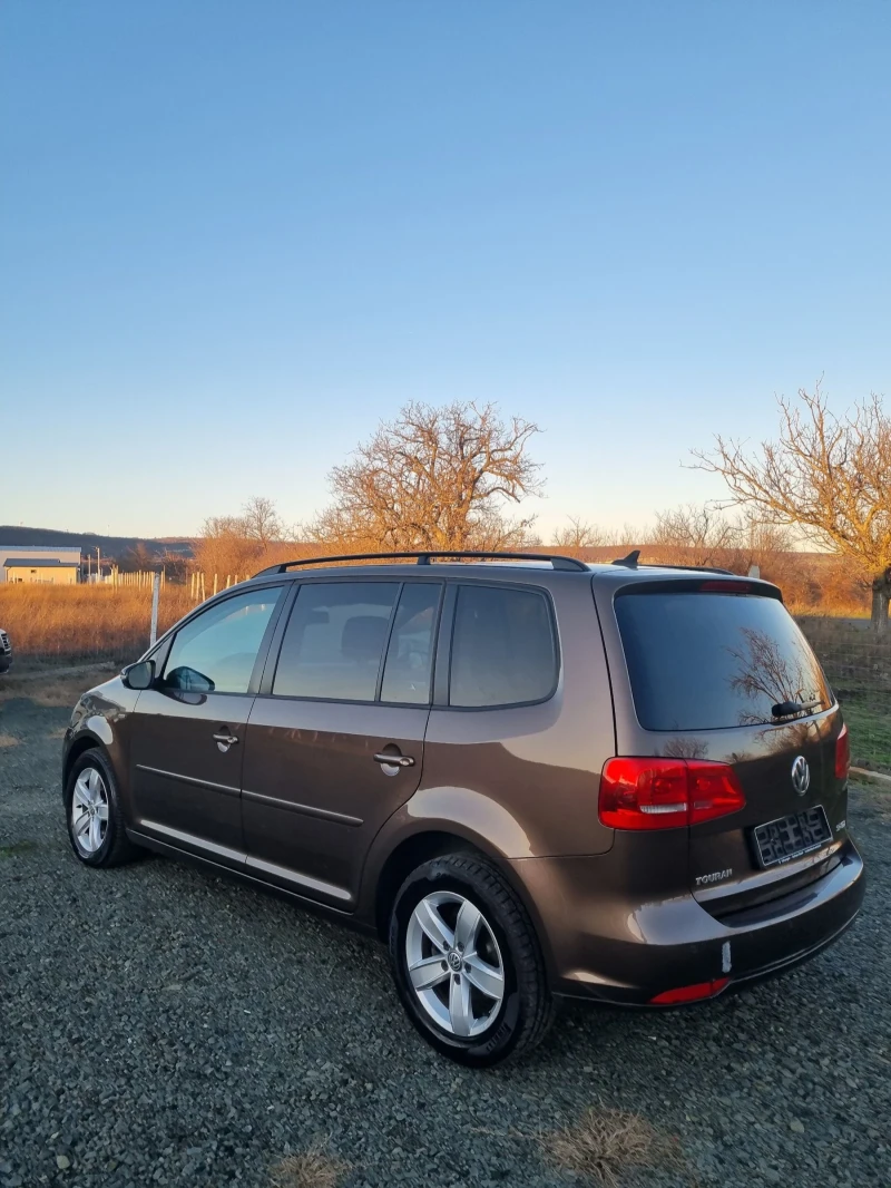 VW Touran 2.0tdi 140коня 7 местен Match, снимка 5 - Автомобили и джипове - 52929355