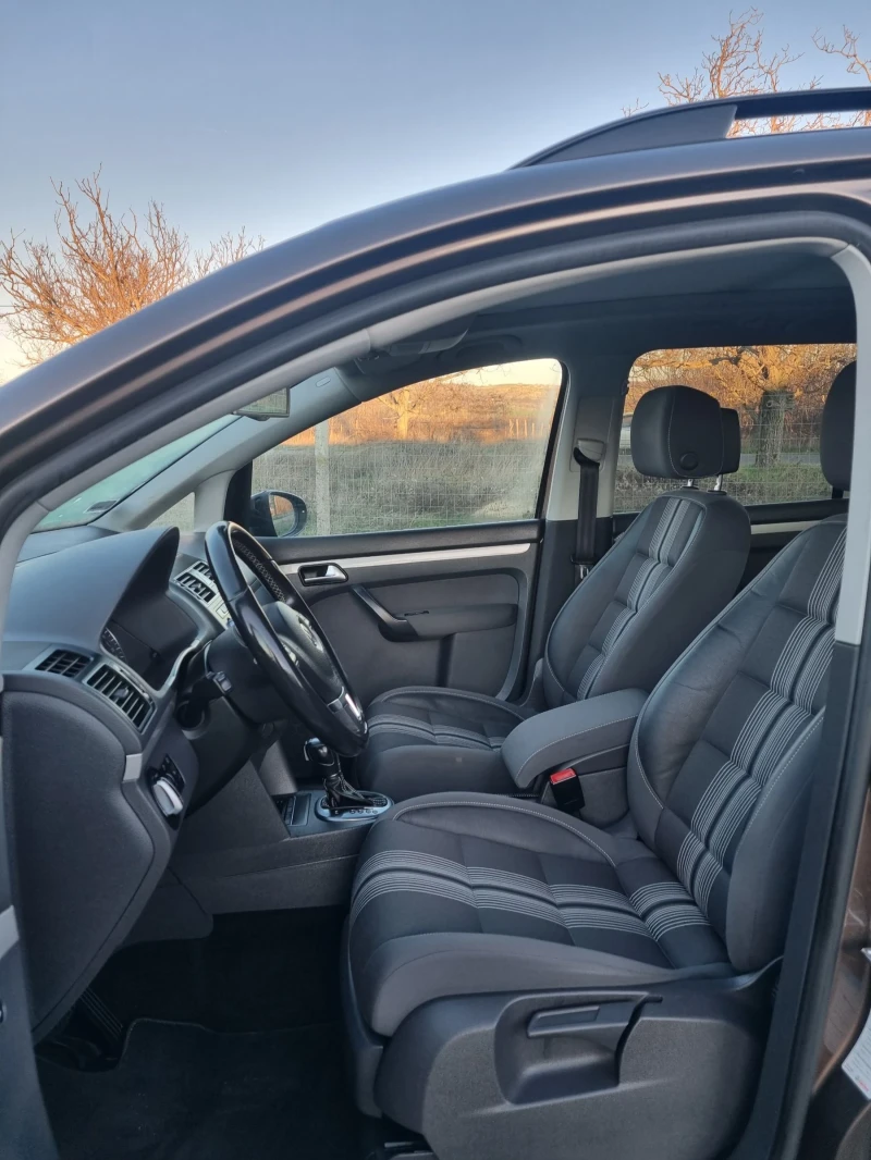 VW Touran 2.0tdi 140коня 7 местен Match, снимка 7 - Автомобили и джипове - 52929355