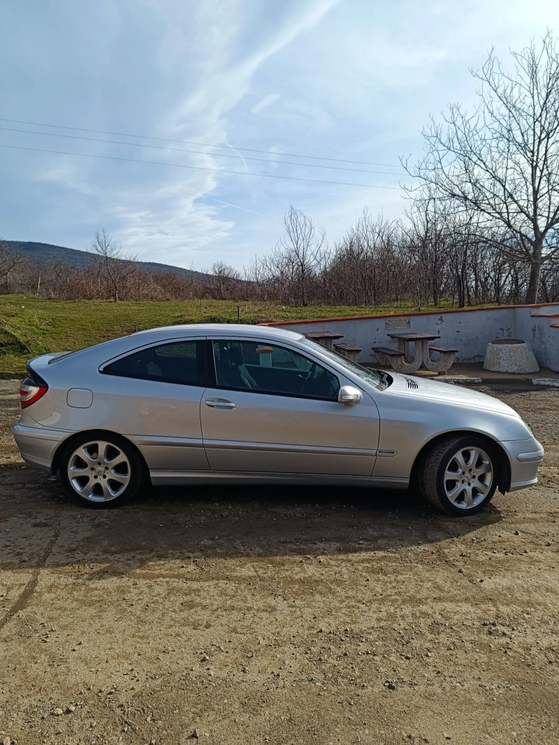 Mercedes-Benz C 180 Kompressor, снимка 5 - Автомобили и джипове - 52972961