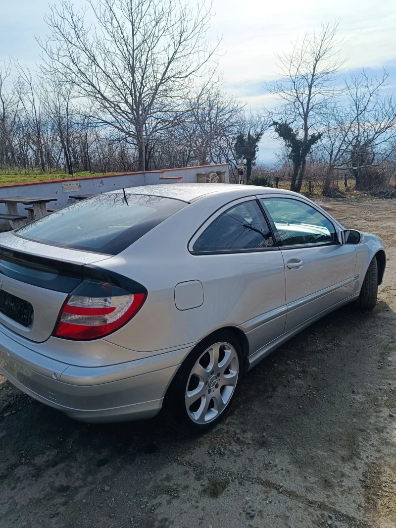 Mercedes-Benz C 180 Kompressor, снимка 4 - Автомобили и джипове - 52972961