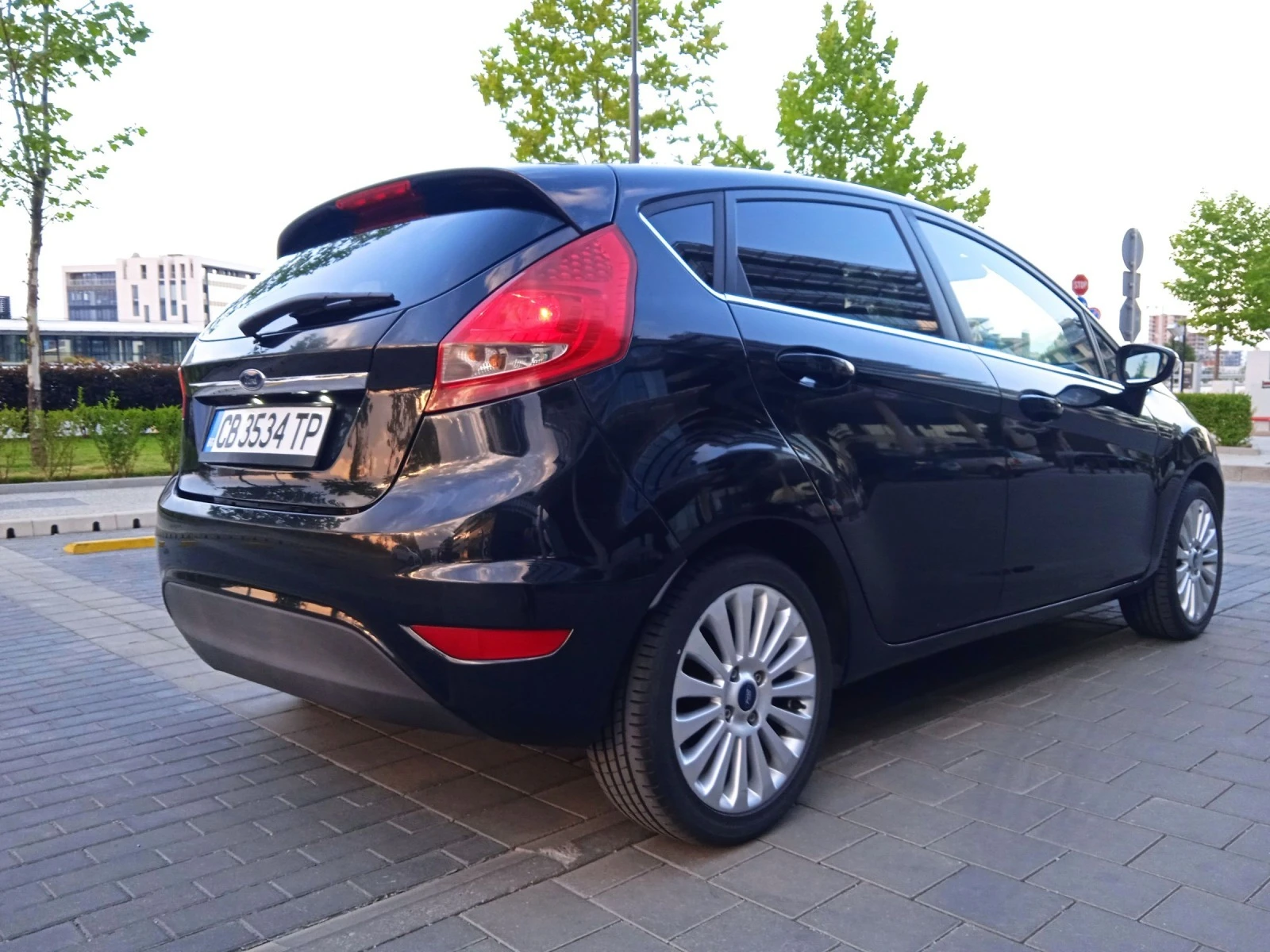 Ford Fiesta TITANIUM LPG 1, 4 - изображение 8