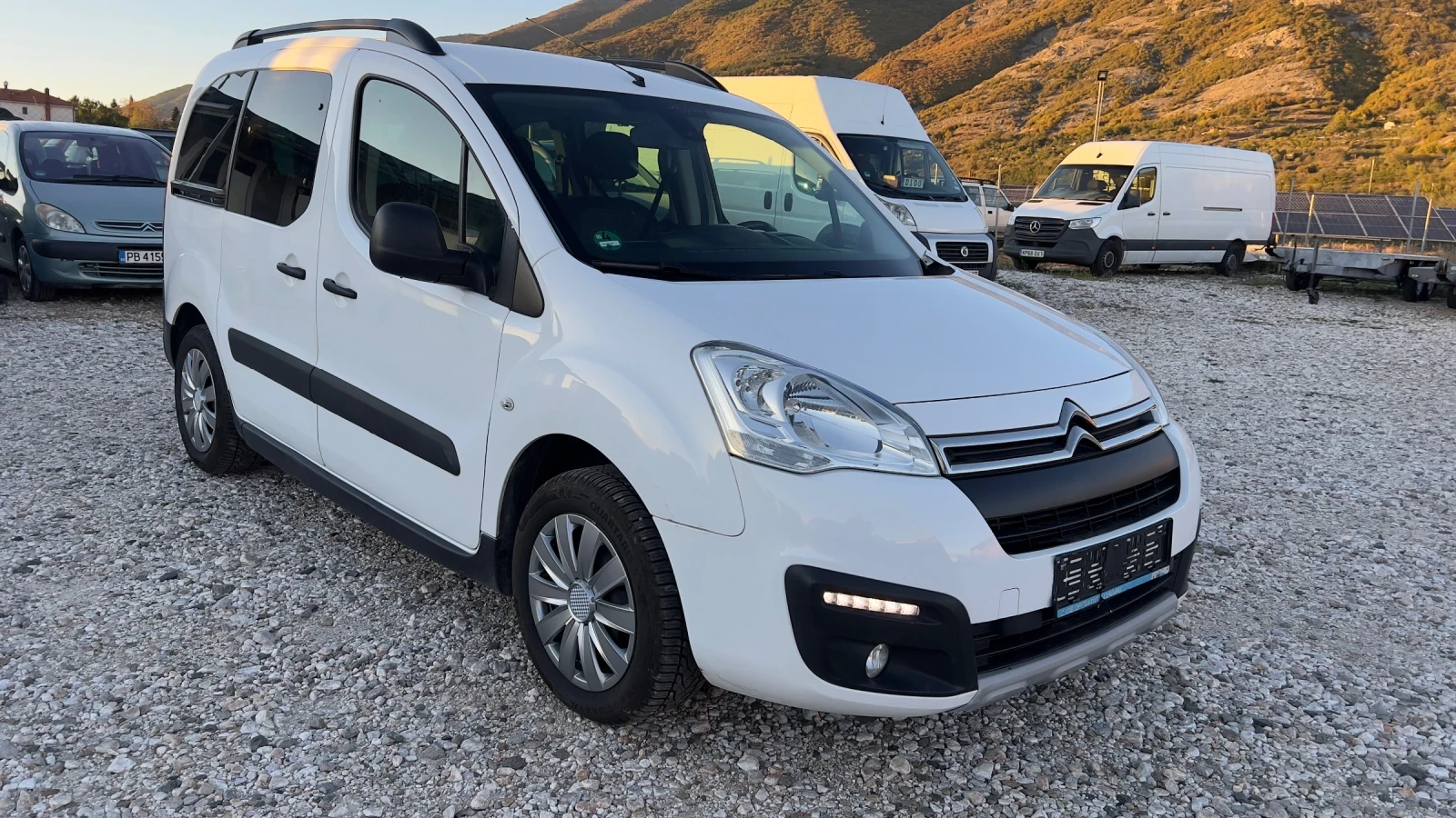 Citroen Berlingo 1.6BLUE HDI 120 PS EVRO6 - изображение 2