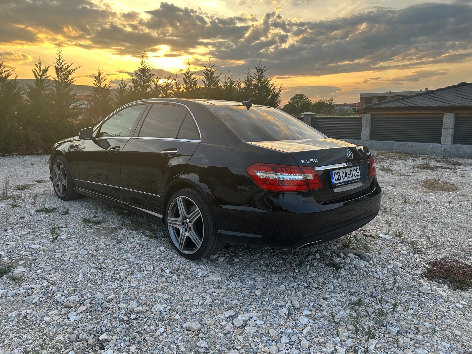 Mercedes-Benz E 500 E550 4 MATIC AMG line - изображение 3