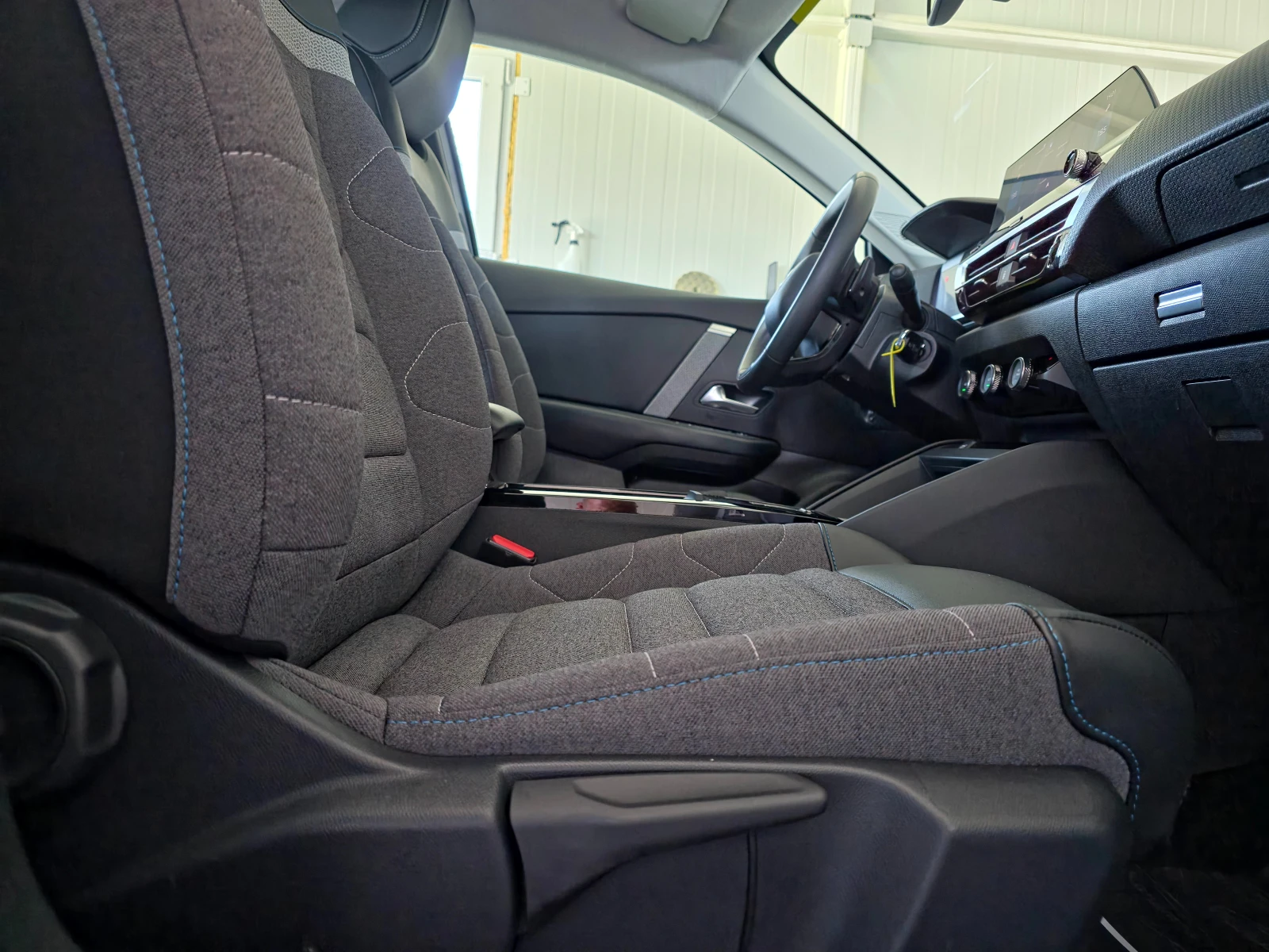 Citroen C4  1. 5 BlueHDi 131 S&S EAT8 - изображение 9