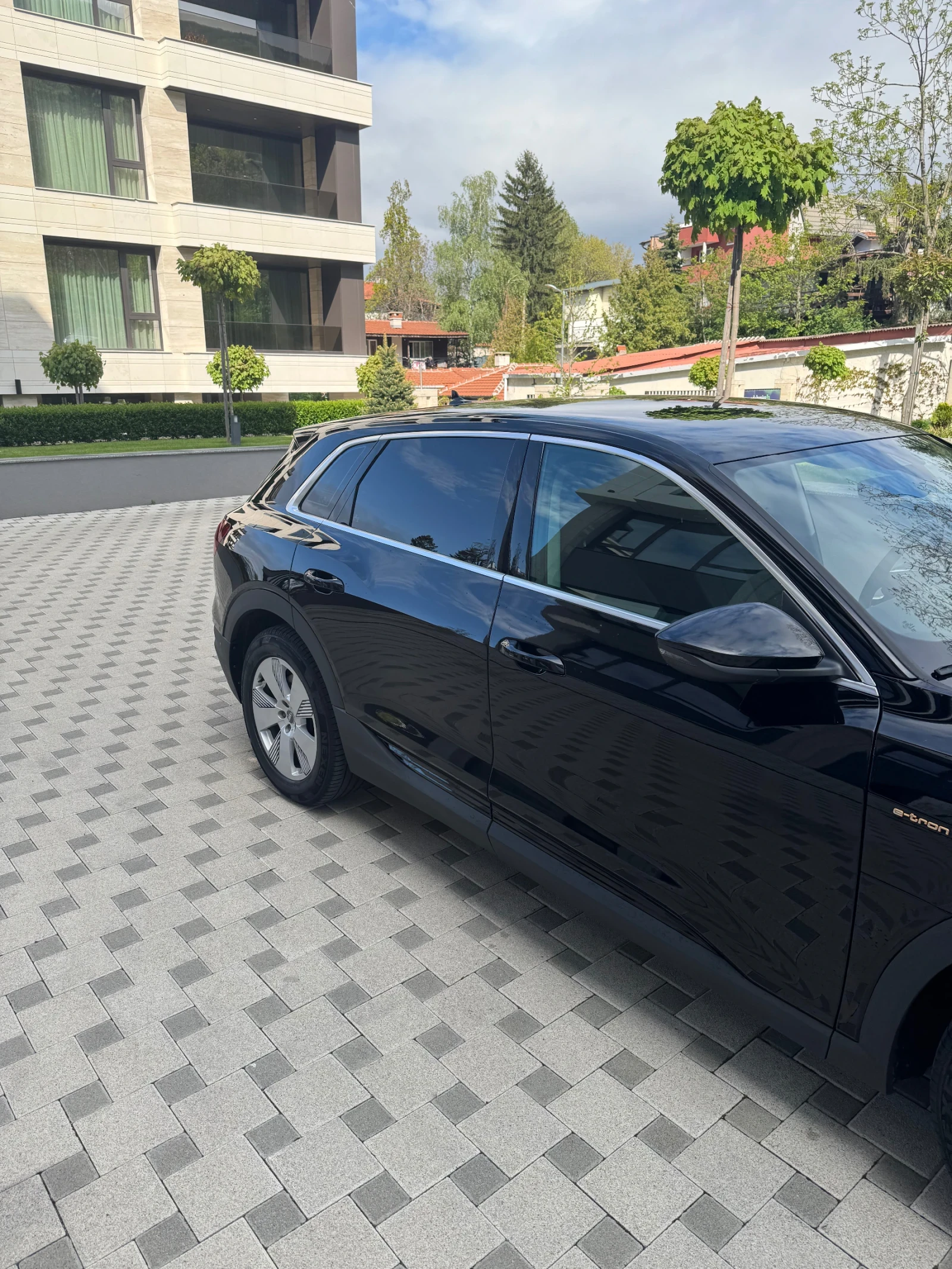 Audi E-Tron 55 408КС - изображение 3