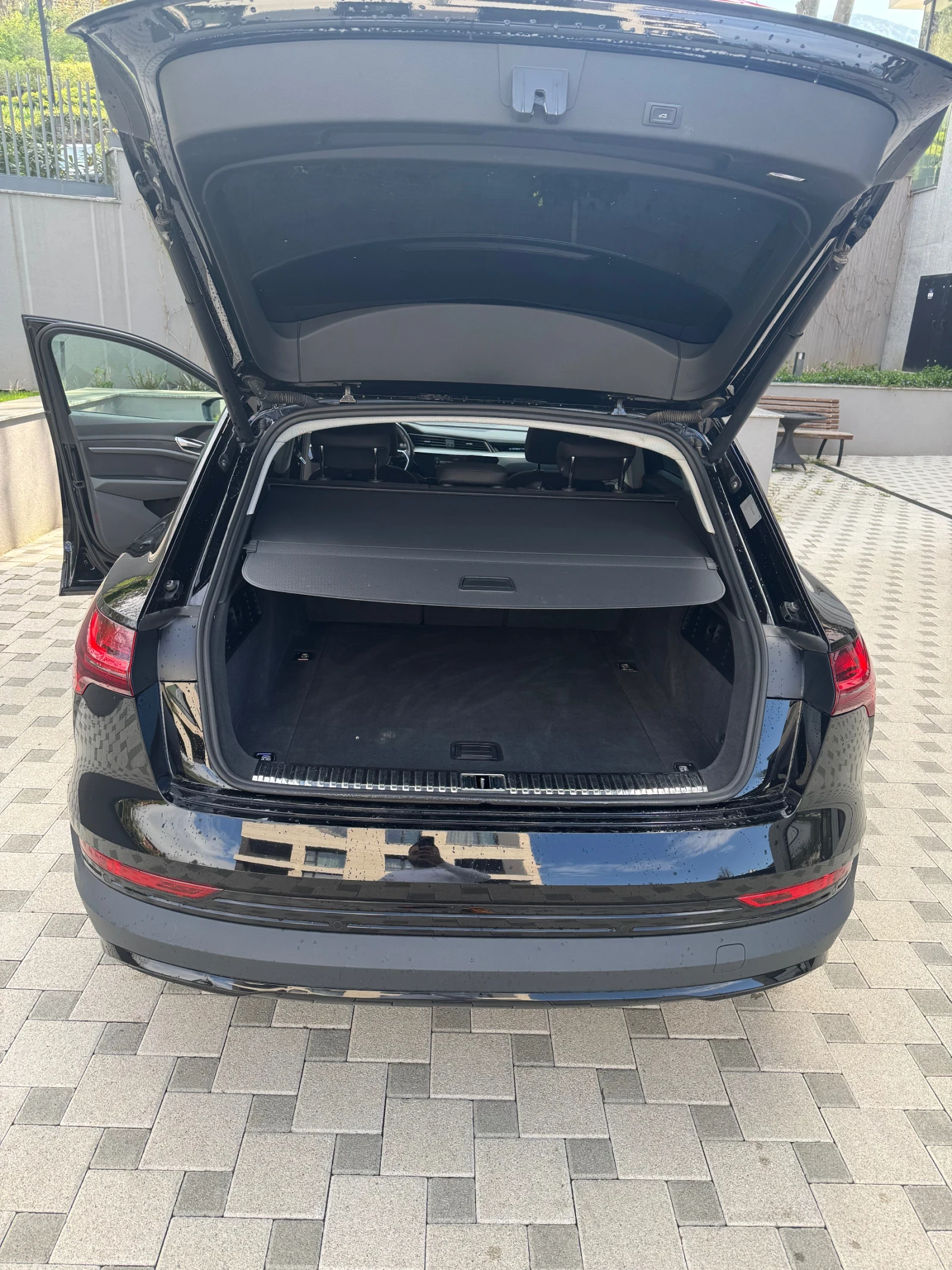 Audi E-Tron 55 408КС - изображение 5