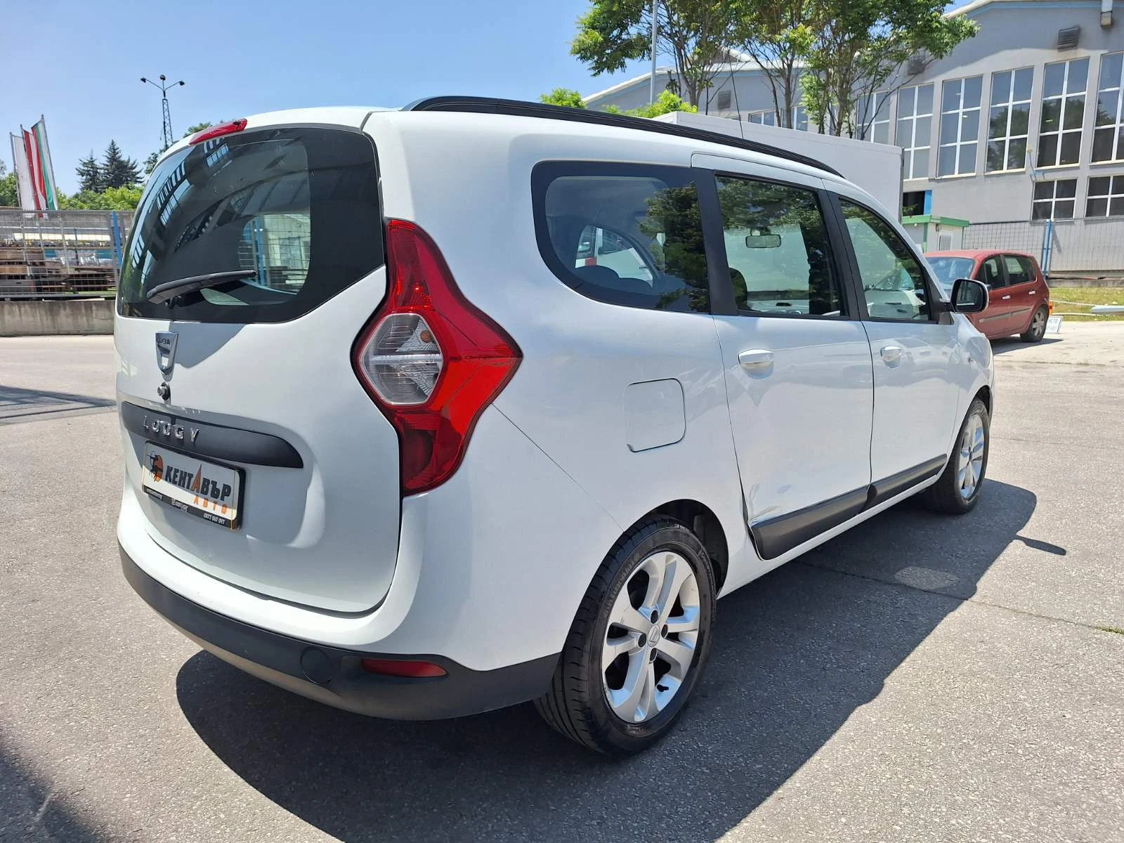 Dacia Lodgy 1.5dci/6 скорости/Евро6 - изображение 3