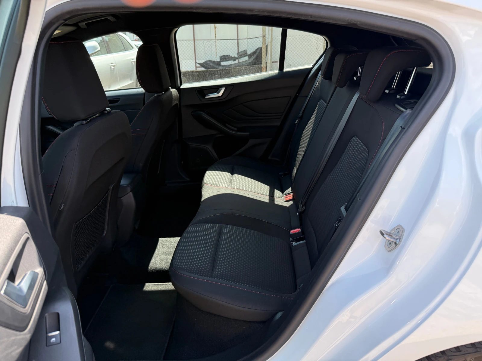 Ford Focus ST Line/1.5d/Facelift/Full option/2keys - изображение 8