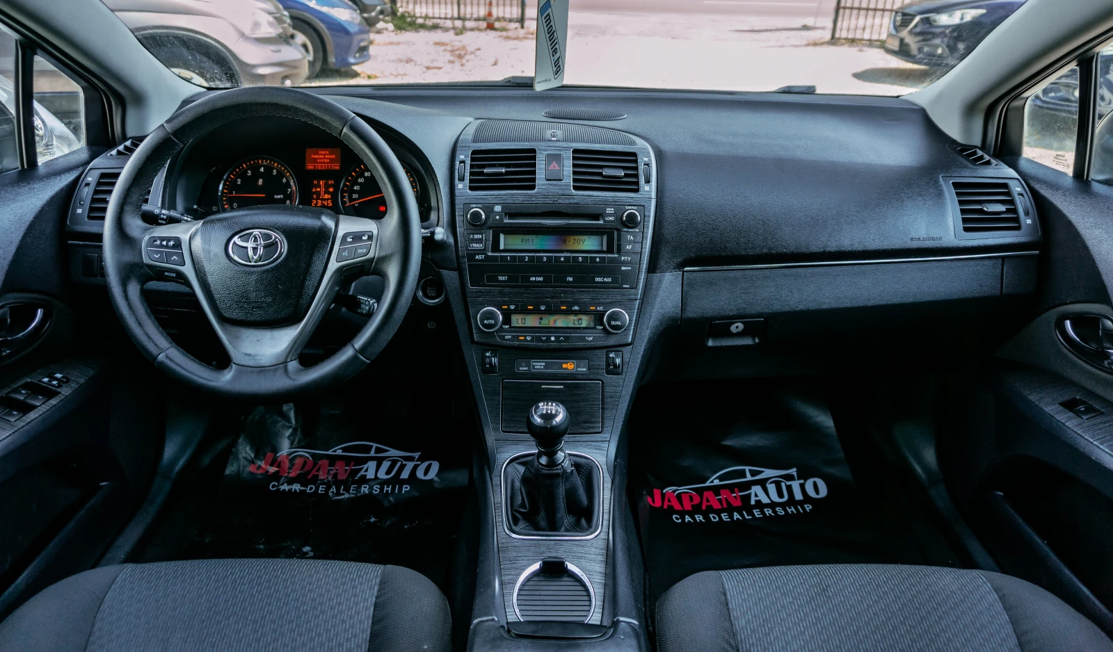 Toyota Avensis 1.8i 147HP С ГАРАНЦИЯ! Keyless!  - изображение 8
