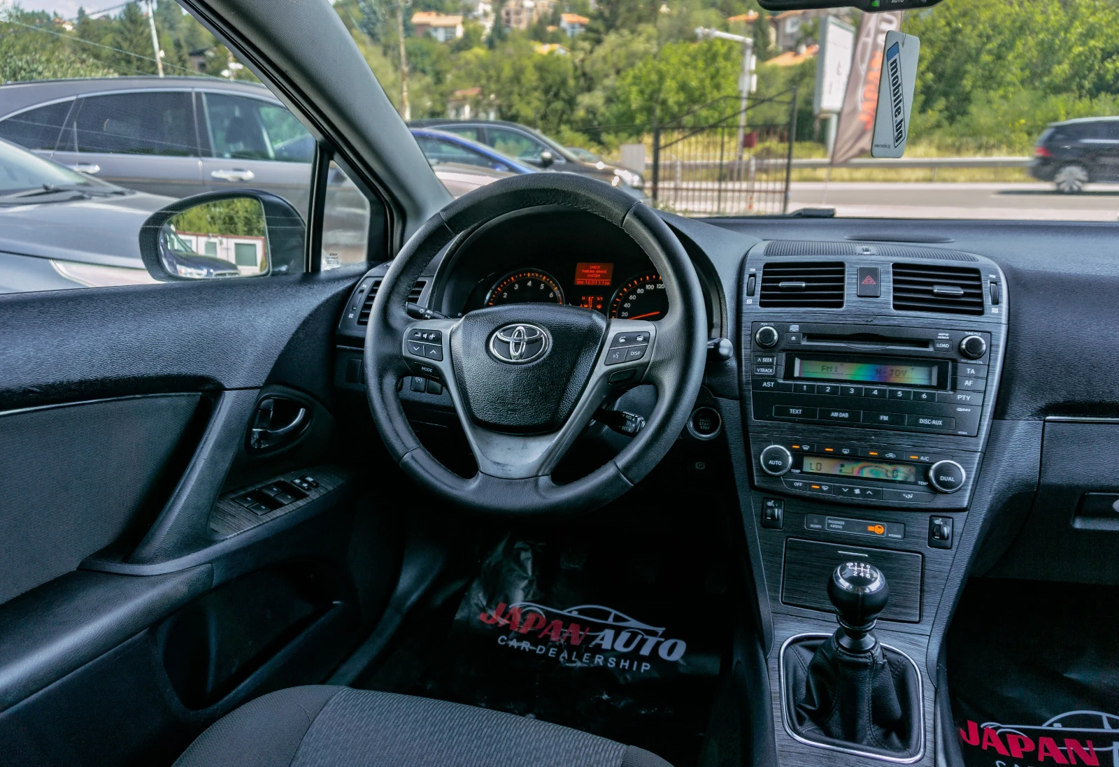 Toyota Avensis 1.8i 147HP С ГАРАНЦИЯ! Keyless!  - изображение 9