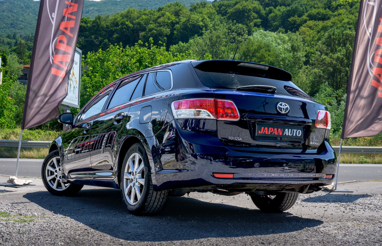 Toyota Avensis 1.8i 147HP С ГАРАНЦИЯ! Keyless!  - изображение 6