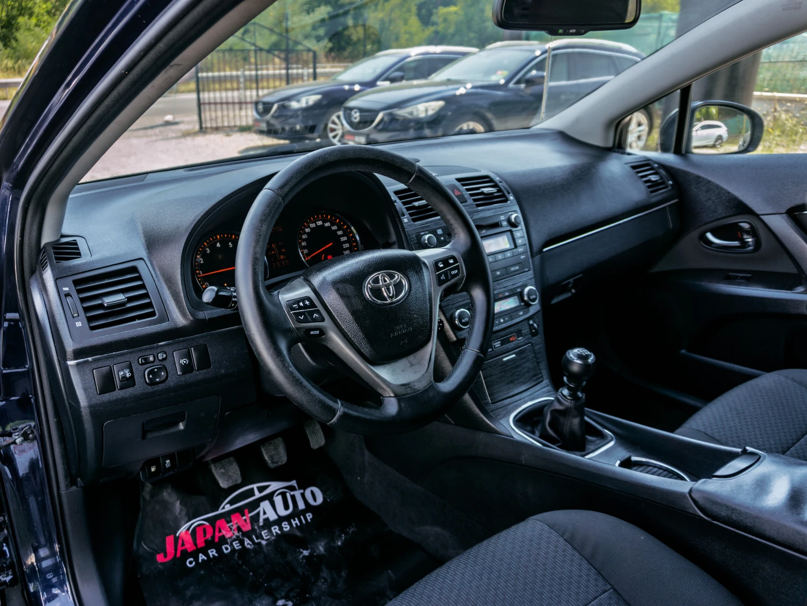 Toyota Avensis 1.8i 147HP С ГАРАНЦИЯ! Keyless!  - изображение 7