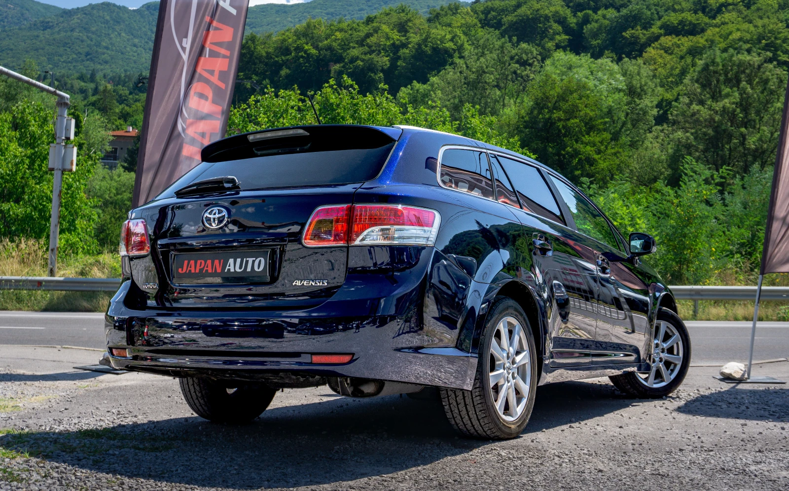 Toyota Avensis 1.8i 147HP С ГАРАНЦИЯ! Keyless!  - изображение 4