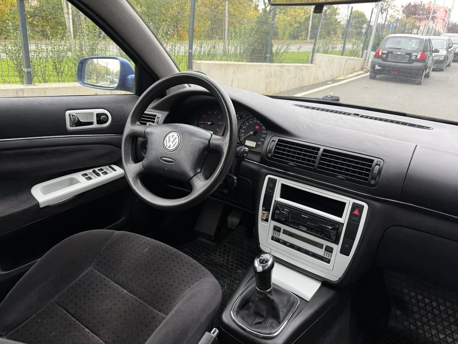 VW Passat 1.6 - изображение 6