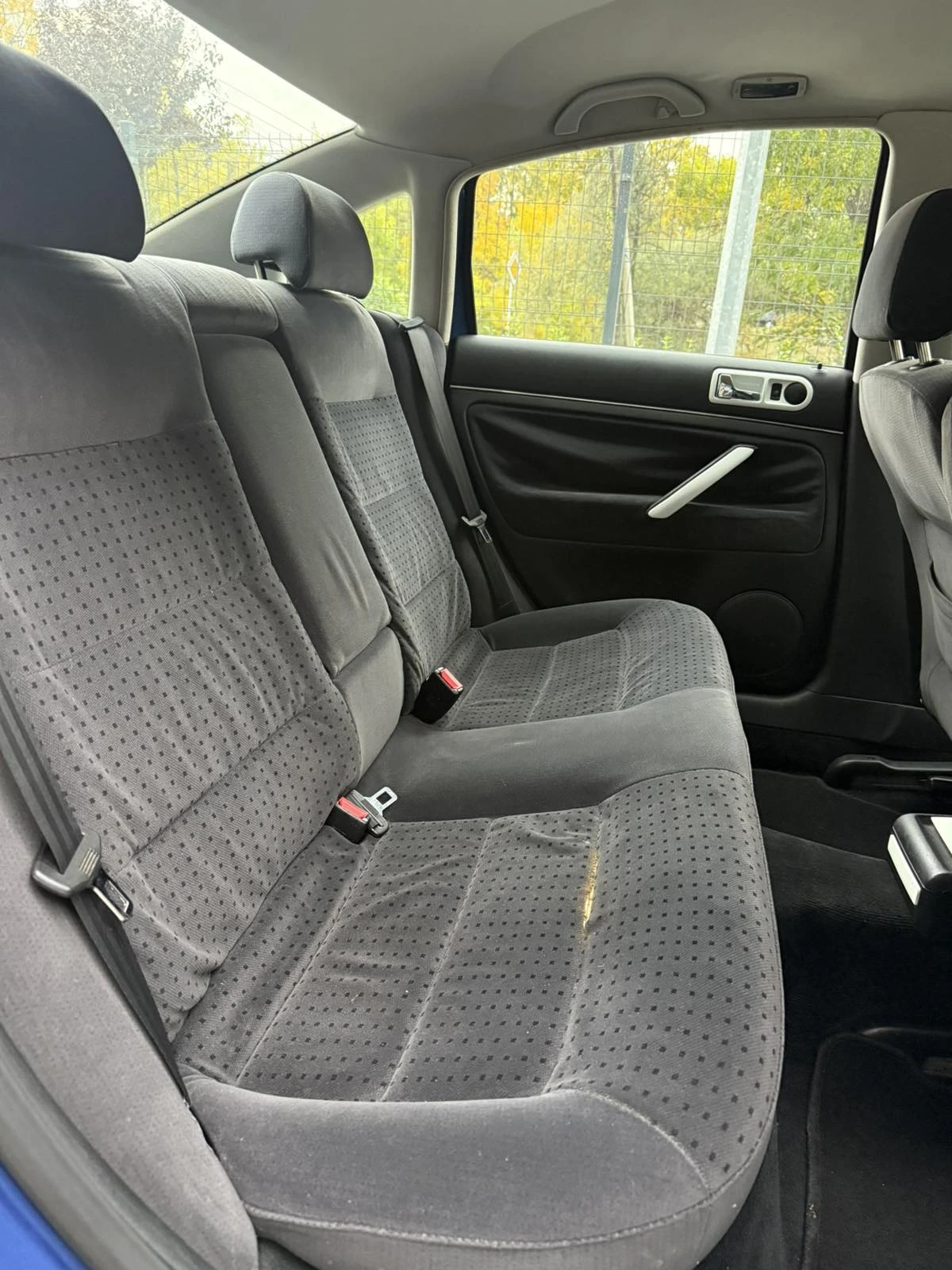 VW Passat 1.6 - изображение 8