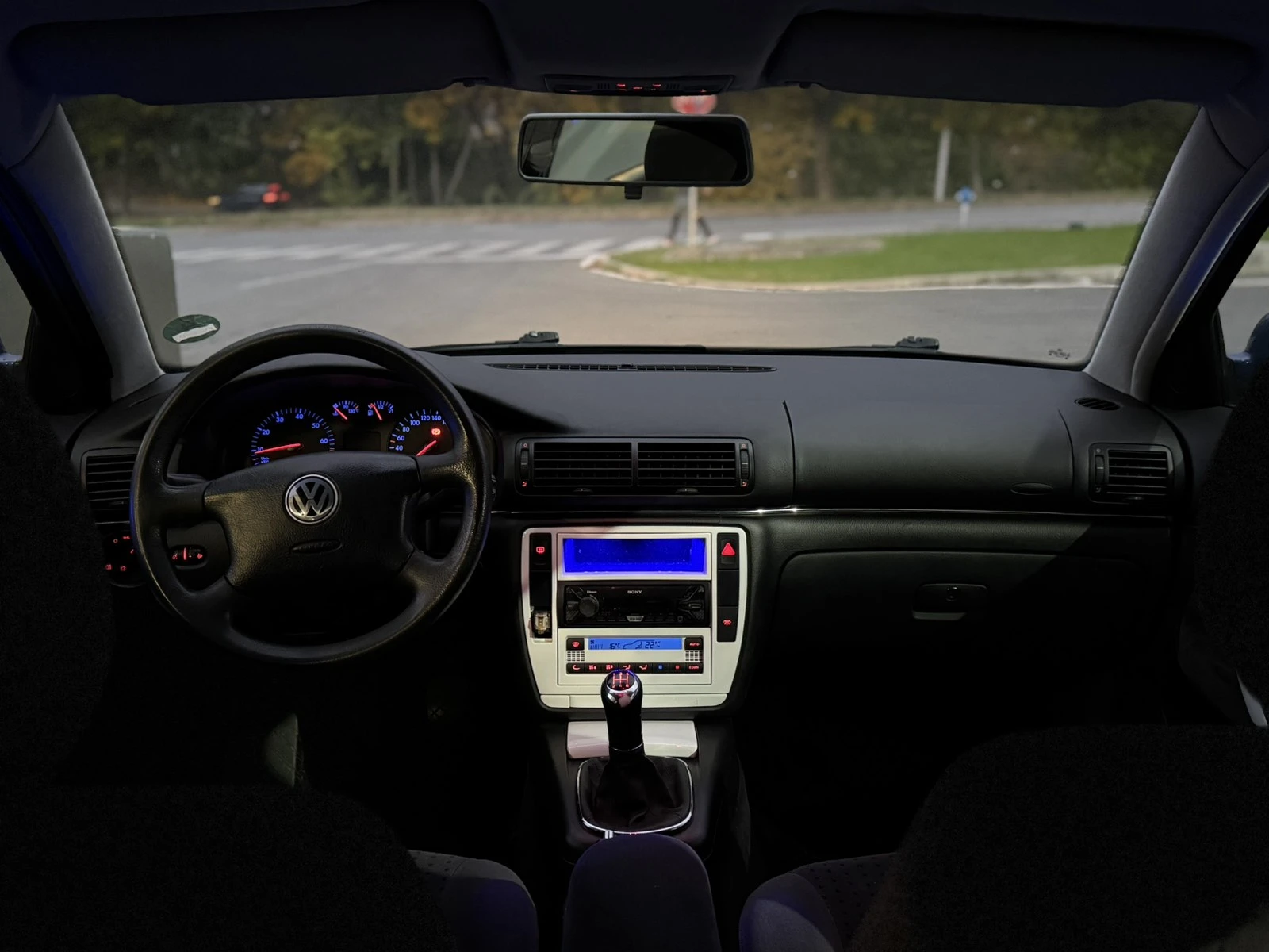 VW Passat 1.6 - изображение 9