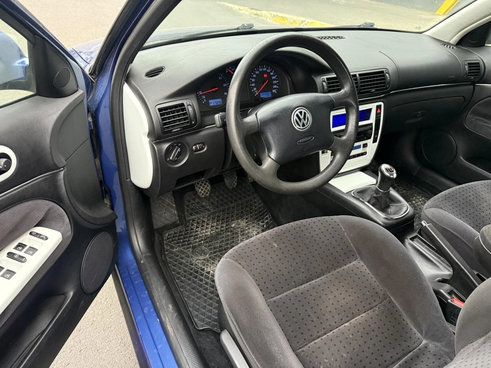 VW Passat 1.6 - изображение 5