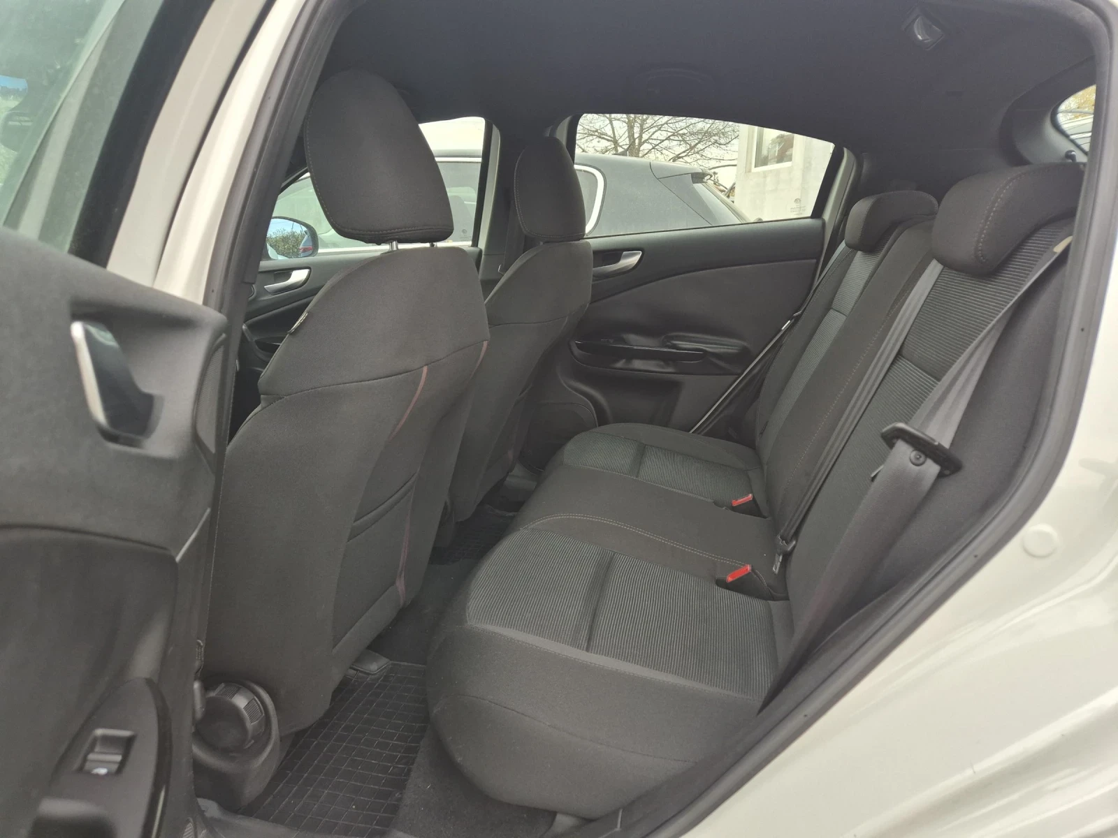 Alfa Romeo Giulietta 1.6-JTD - изображение 10