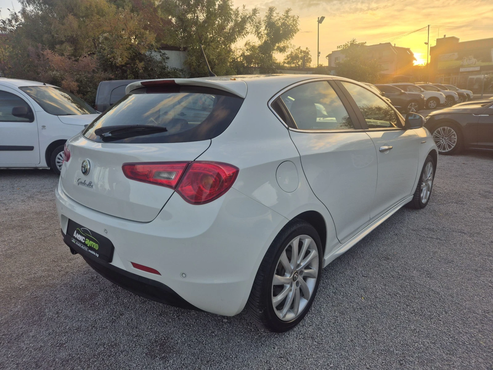 Alfa Romeo Giulietta 1.6-JTD - изображение 4