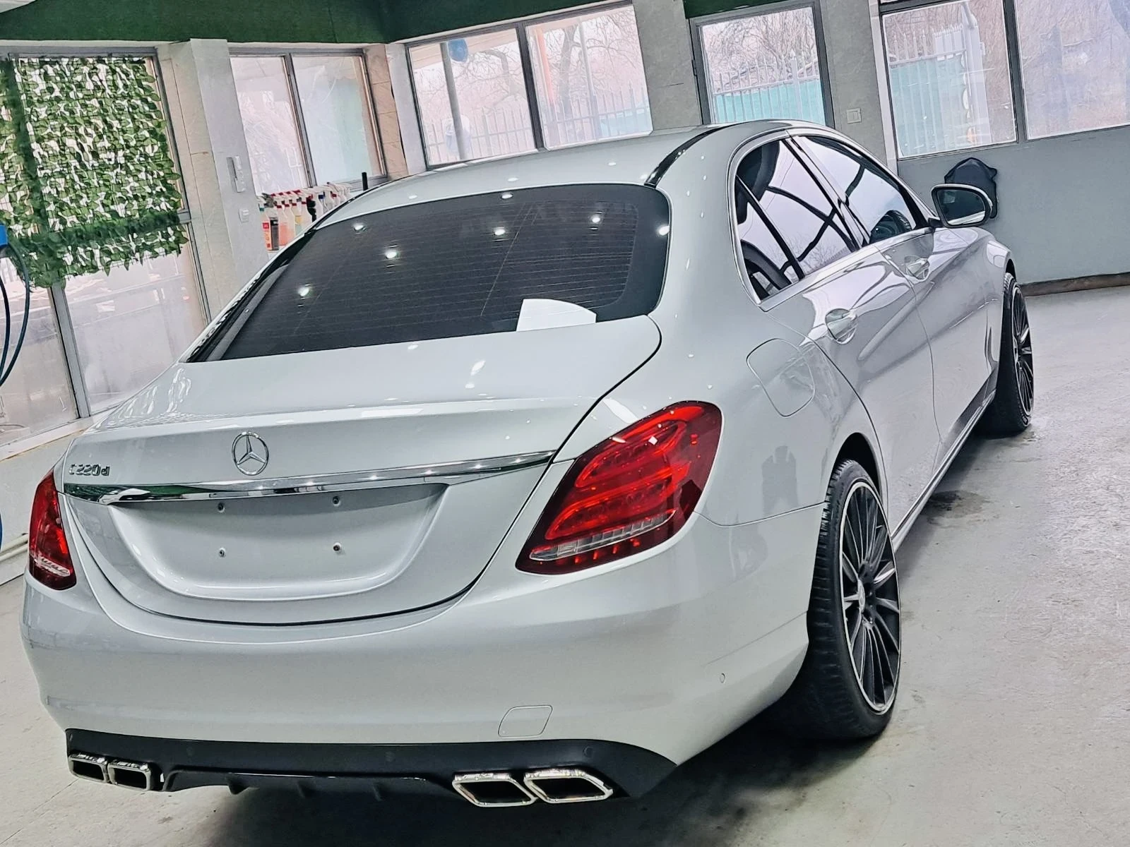 Mercedes-Benz C 220 d/6.3 AMG/V8 TUNING/ПОРЪЧКОВ/ТОП ВИЗИЯ/ВС.ЕКСТРИ// - изображение 6