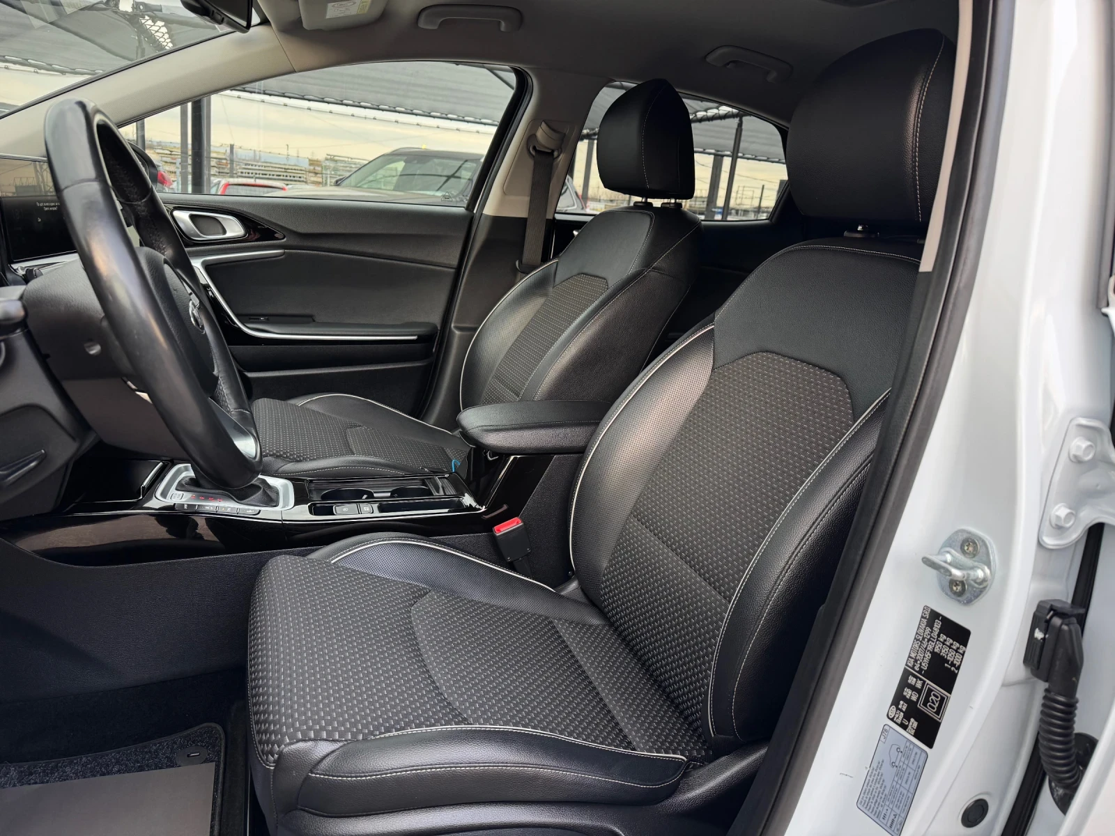 Kia XCeed 1.6CRDI-MHEV-KEYLESS-CAMERA-BLIND SPOT-DIGITAL - изображение 8