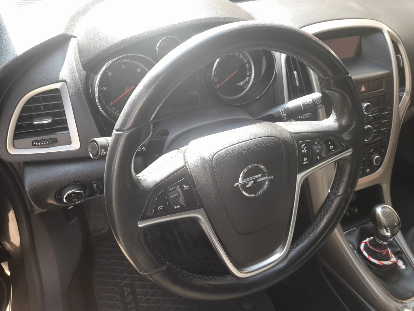 Opel Astra N-JOY, снимка 6 - Автомобили и джипове - 53746460