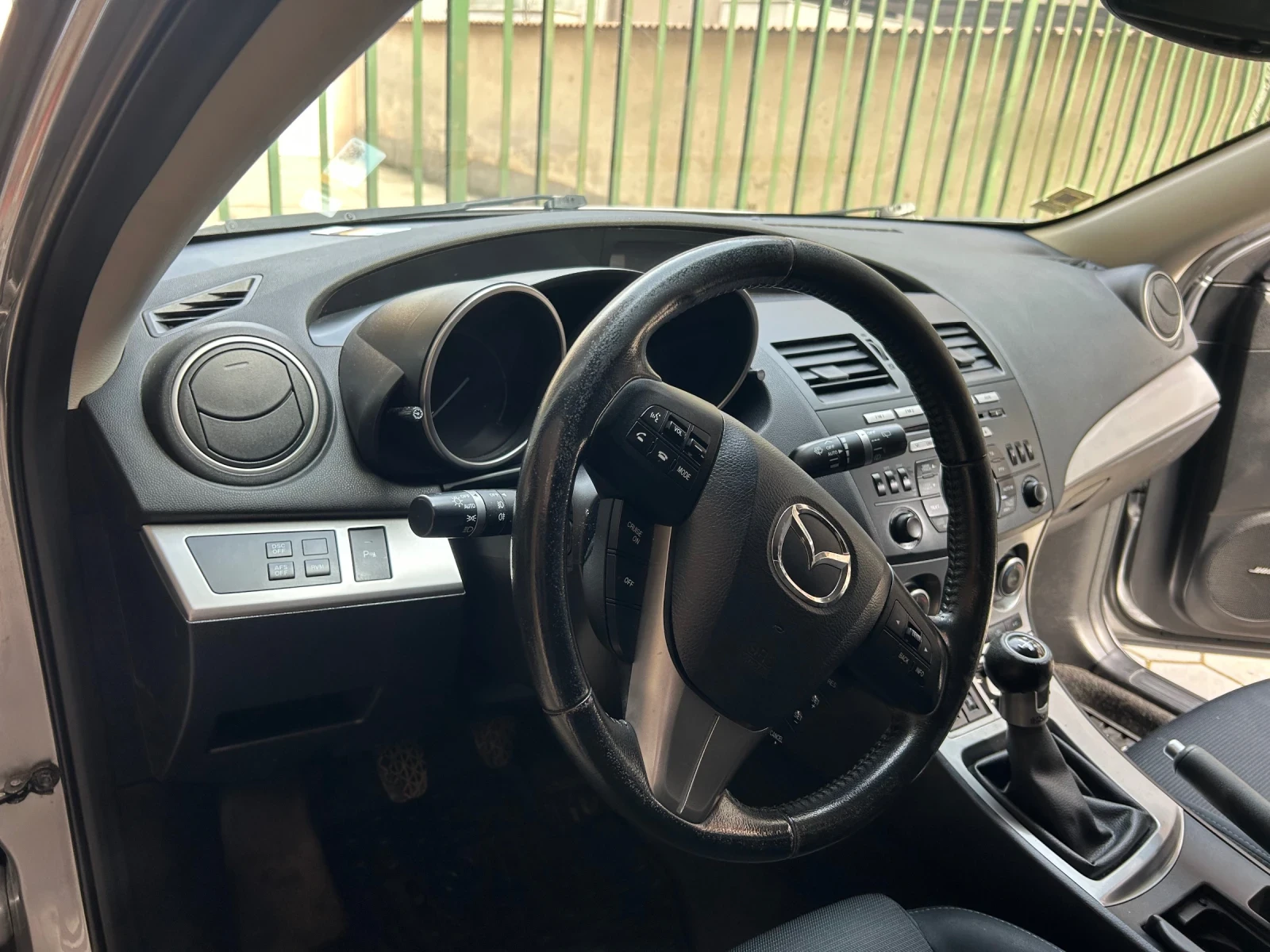 Mazda 3 MZR, снимка 4 - Автомобили и джипове - 53756892