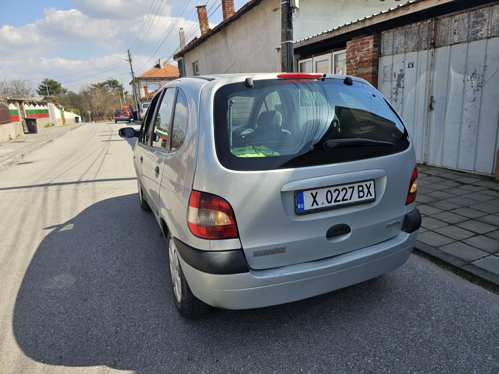 Renault Scenic 1.9 TD, снимка 3 - Автомобили и джипове - 53858730