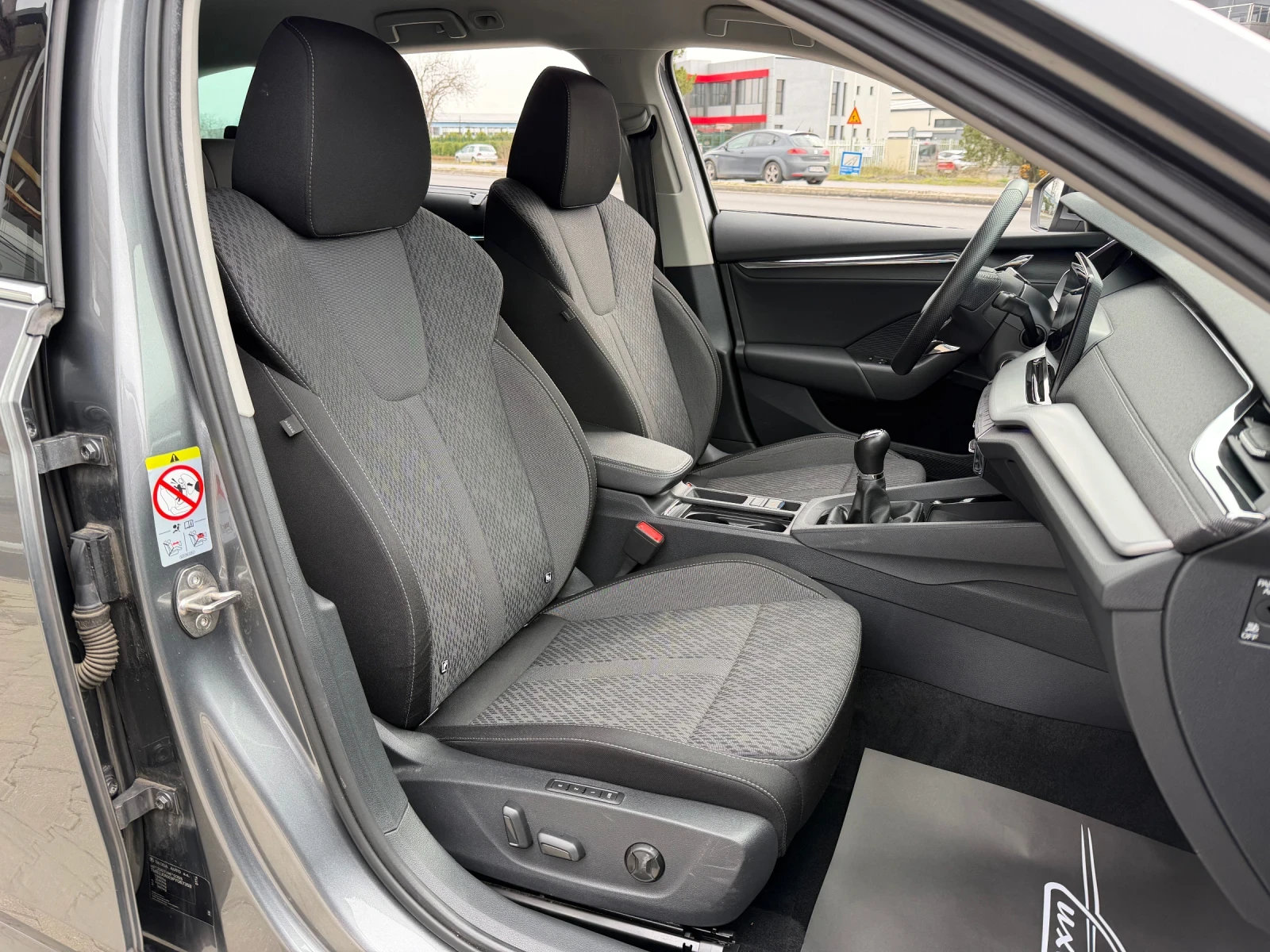 Skoda Octavia MATRIX#DIGITAL#DISTR#FULL ASSIST#HEADUP#KEYLESS | Mobile.bg � ����������� 8