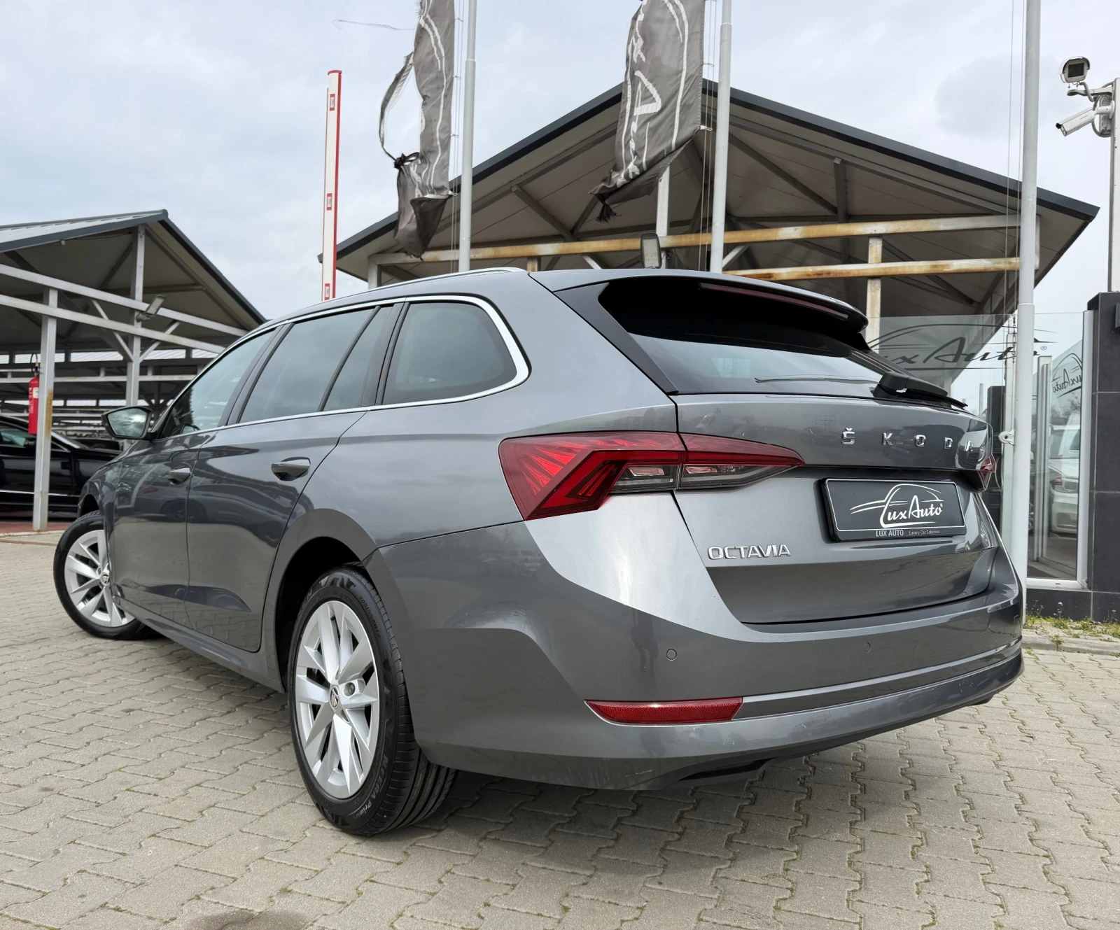 Skoda Octavia MATRIX#DIGITAL#DISTR#FULL ASSIST#HEADUP#KEYLESS | Mobile.bg � ����������� 4