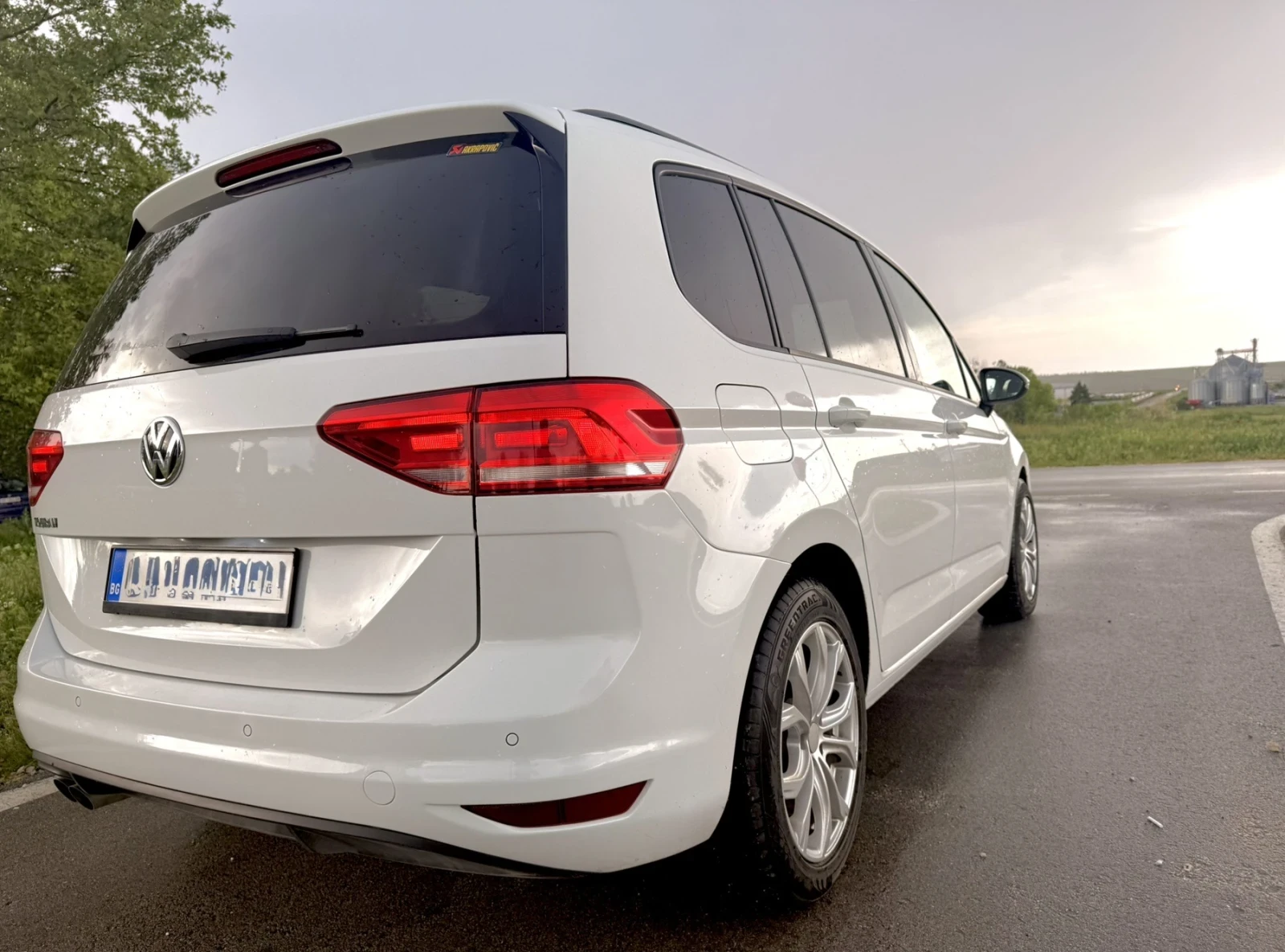 VW Touran 2.0 150 коня автомат 7 скорости евро 6+ , снимка 4 - Автомобили и джипове - 54126473