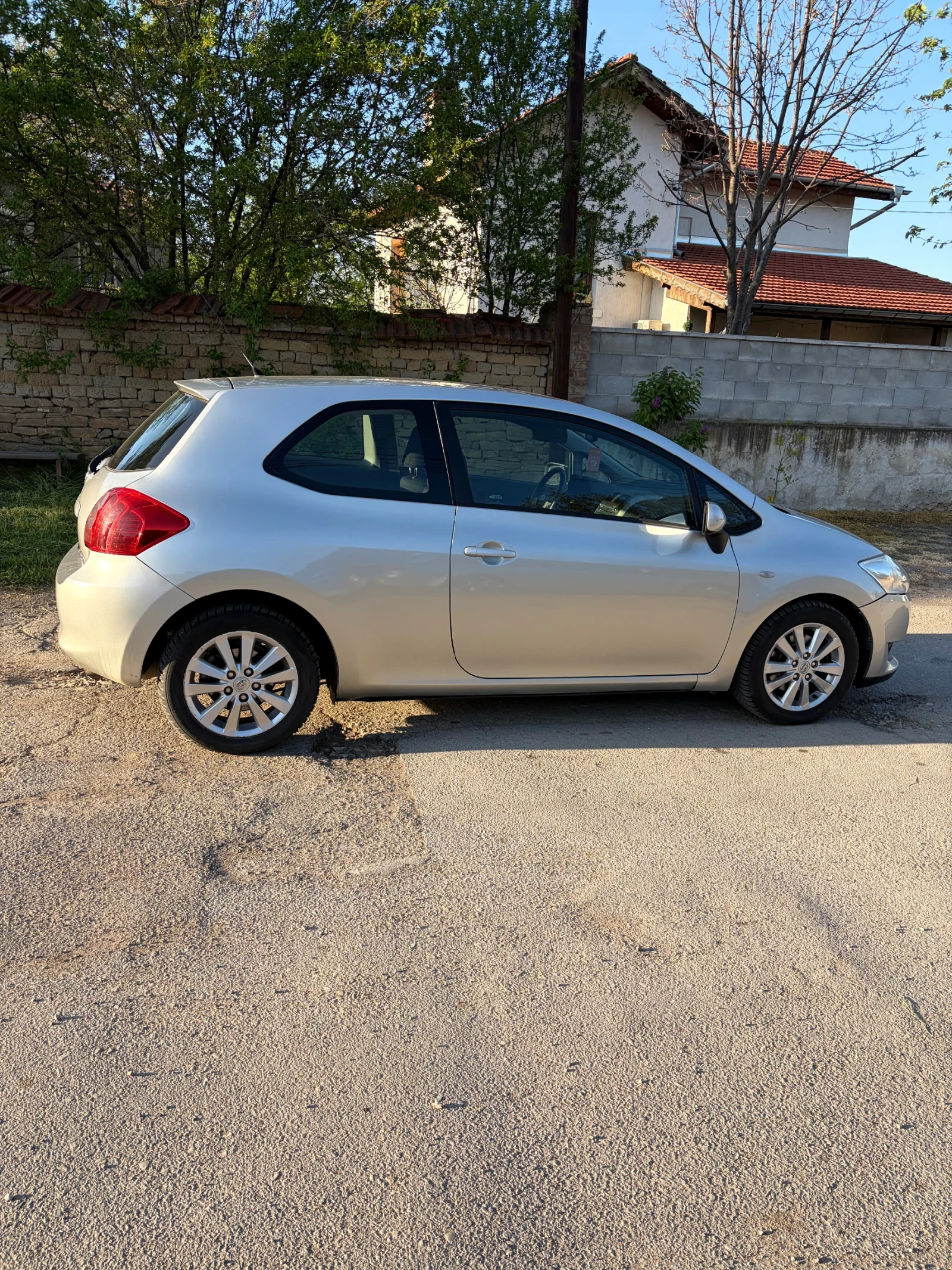 Toyota Auris, снимка 4 - Автомобили и джипове - 54334388