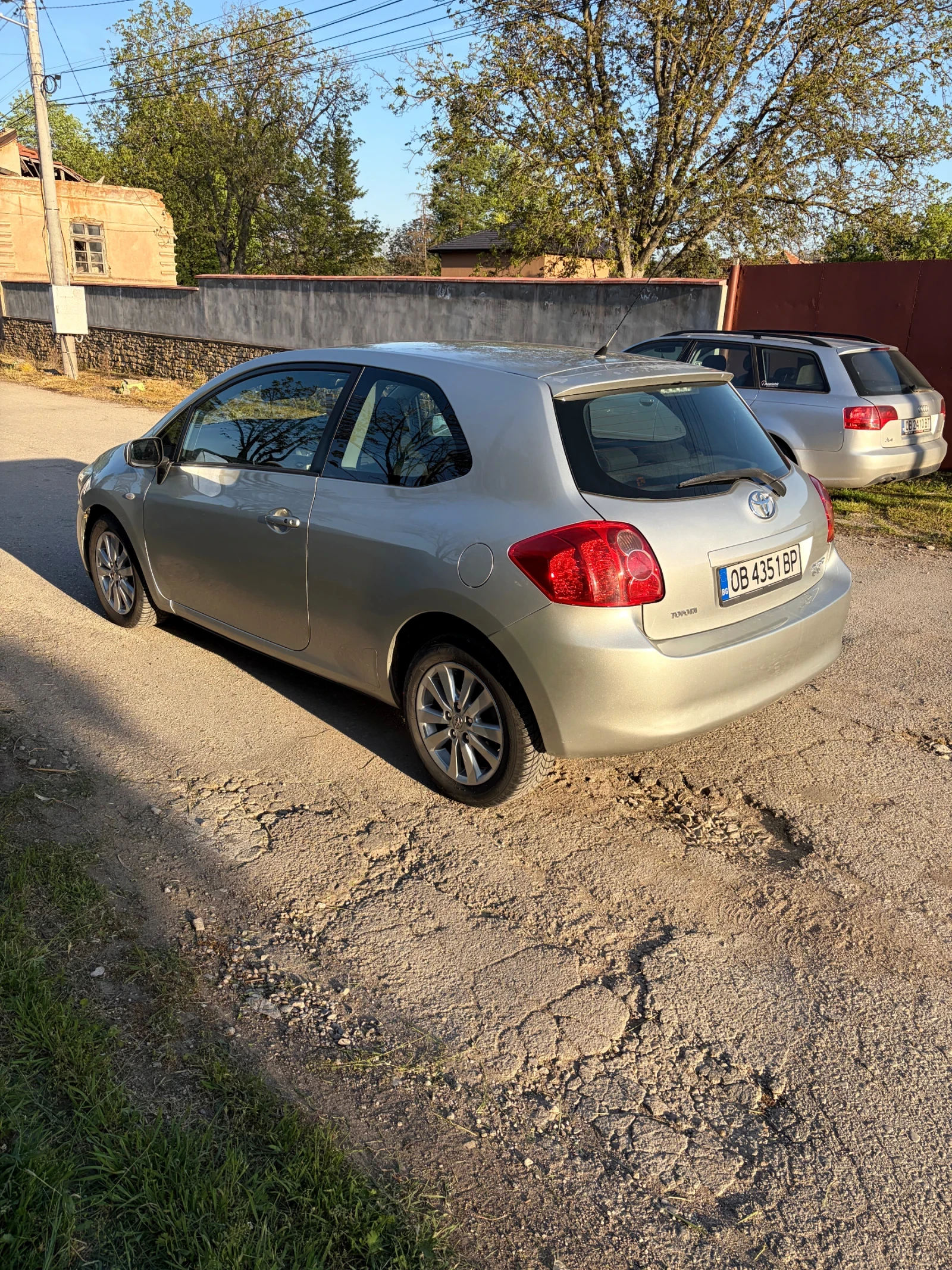 Toyota Auris, снимка 5 - Автомобили и джипове - 54334388