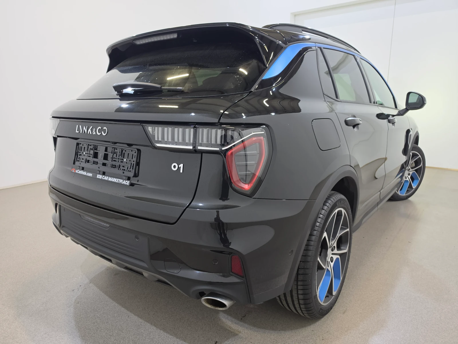 LynkCo 01 1.5i Plug-In Hybrid 261 �.�.  | Mobile.bg � ����������� 4