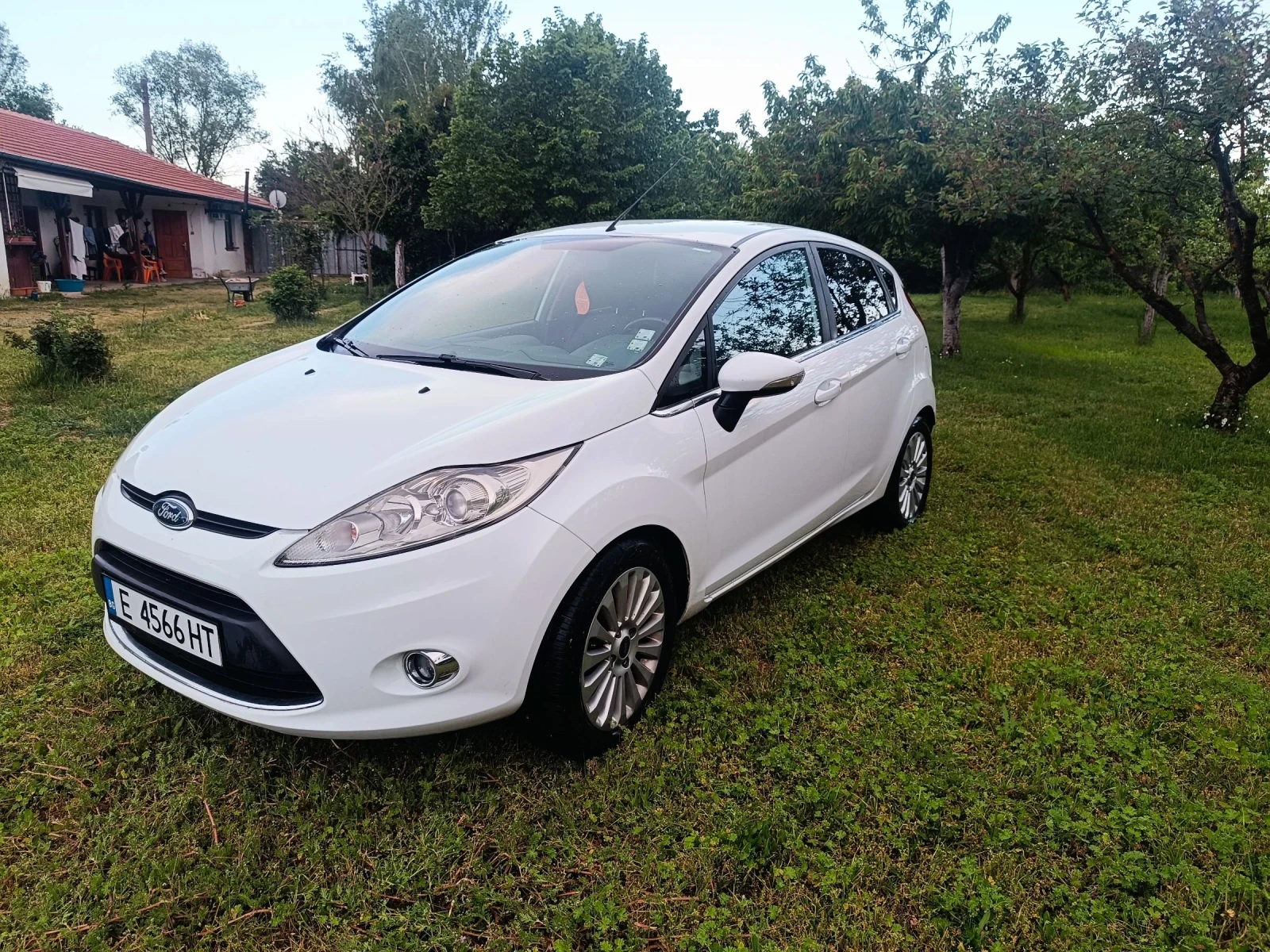 Ford Fiesta Titanium , снимка 5 - Автомобили и джипове - 54695439