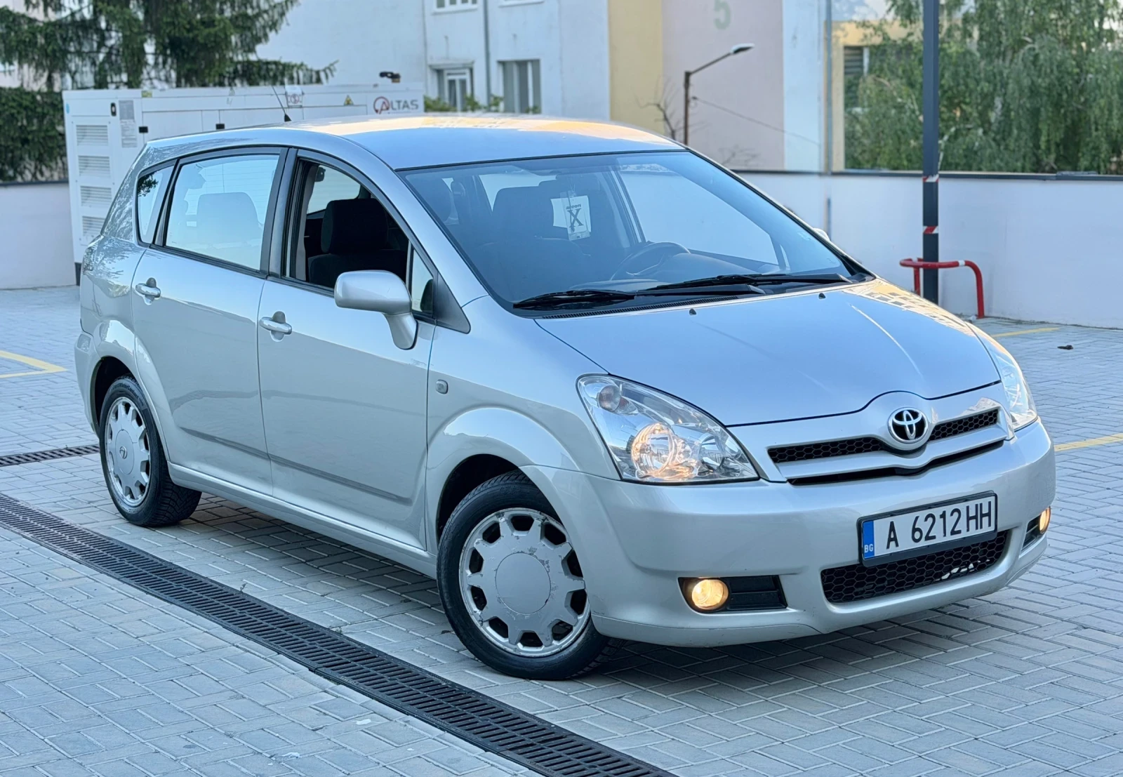 Toyota Corolla verso 2.2 D4D 6-ск 2008г