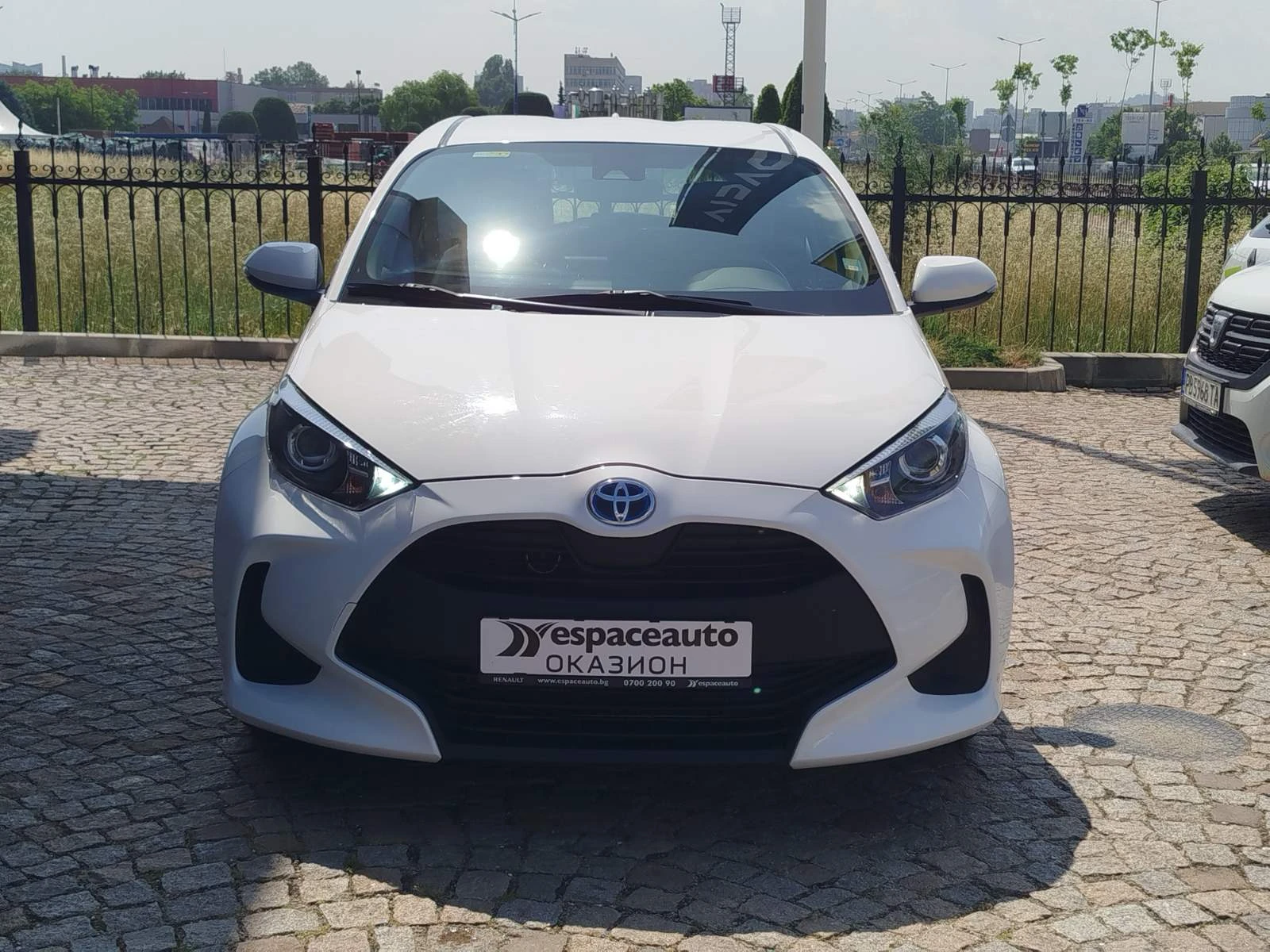Toyota Yaris Hybird / 1.5 / 116 �.�. / e-CVT | Mobile.bg � ����������� 2