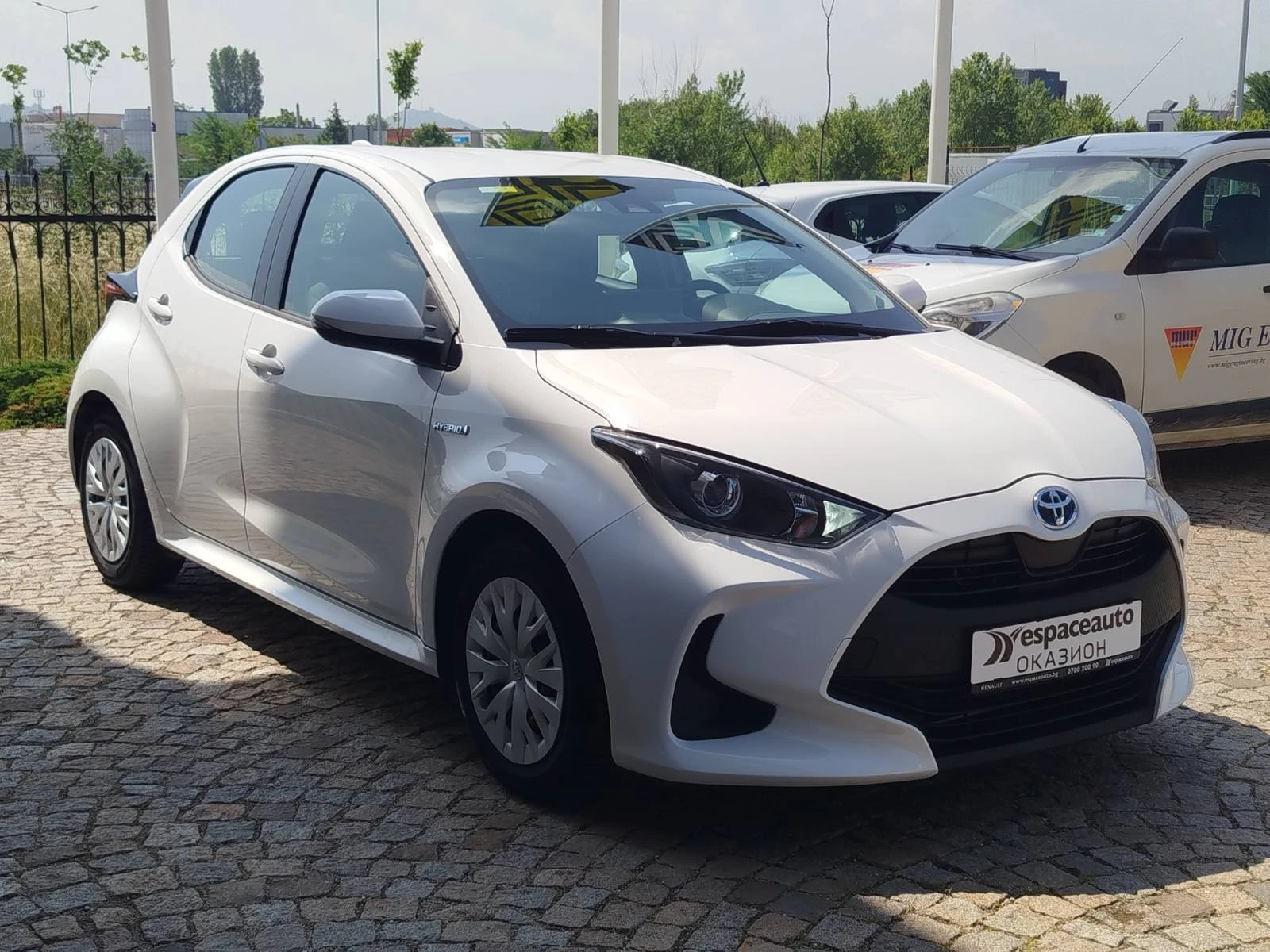 Toyota Yaris Hybird / 1.5 / 116 �.�. / e-CVT | Mobile.bg � ����������� 3