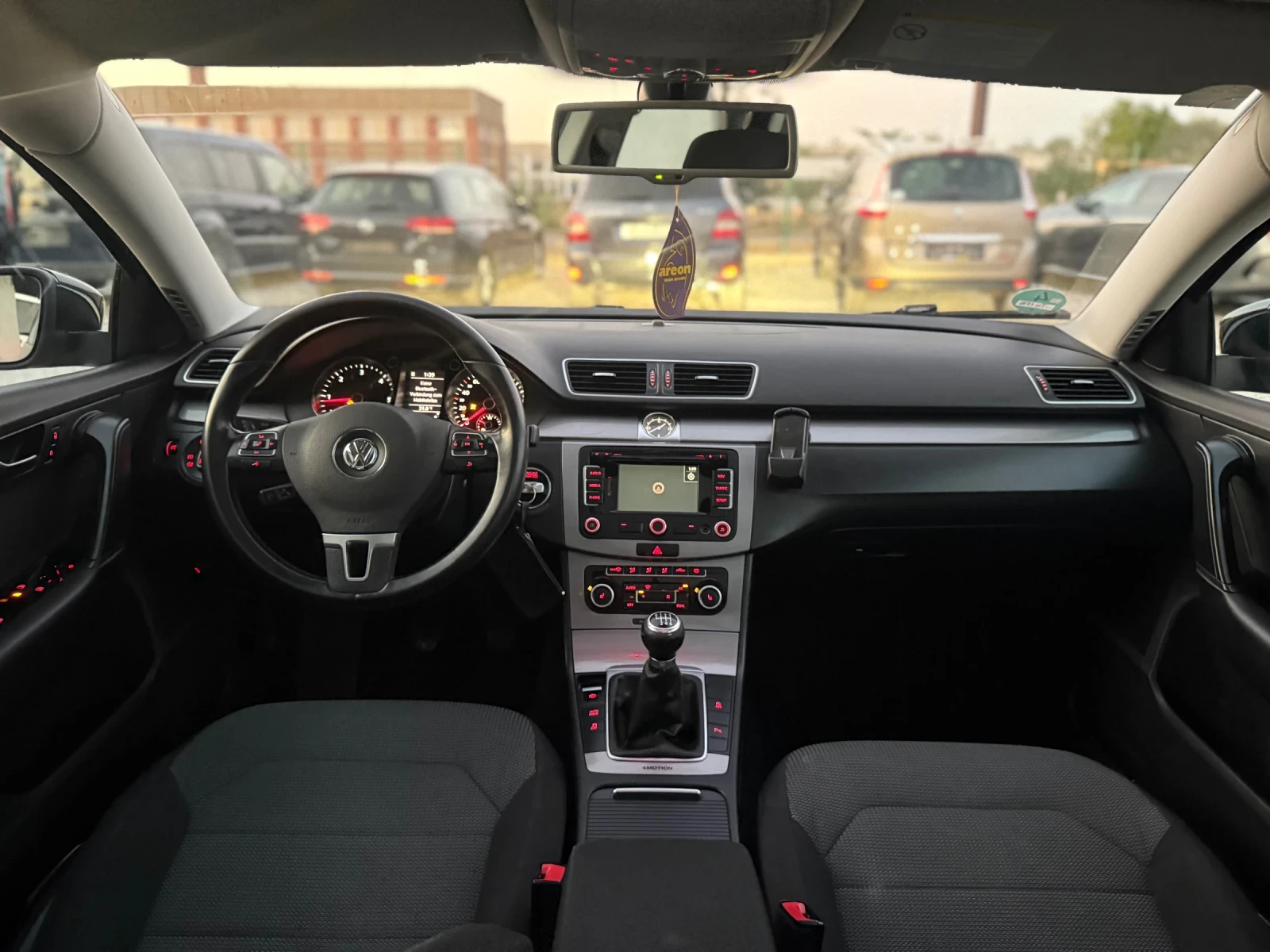 VW Passat 2.0 TDI * 140 к.с * 4x4 * Панорама, снимка 11 - Автомобили и джипове - 55647072
