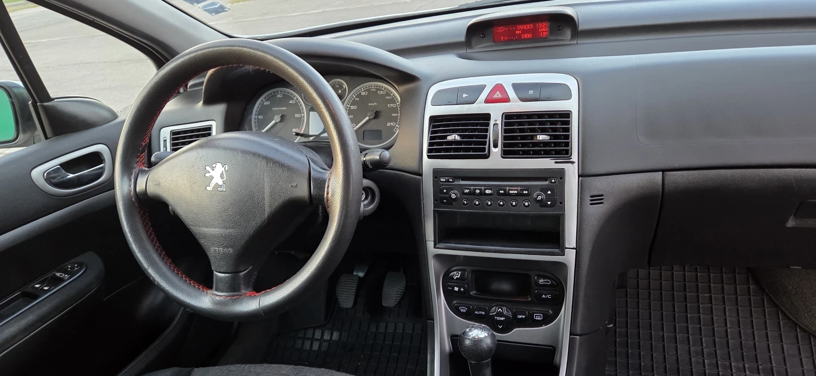 Peugeot 307, снимка 8 - Автомобили и джипове - 56061549