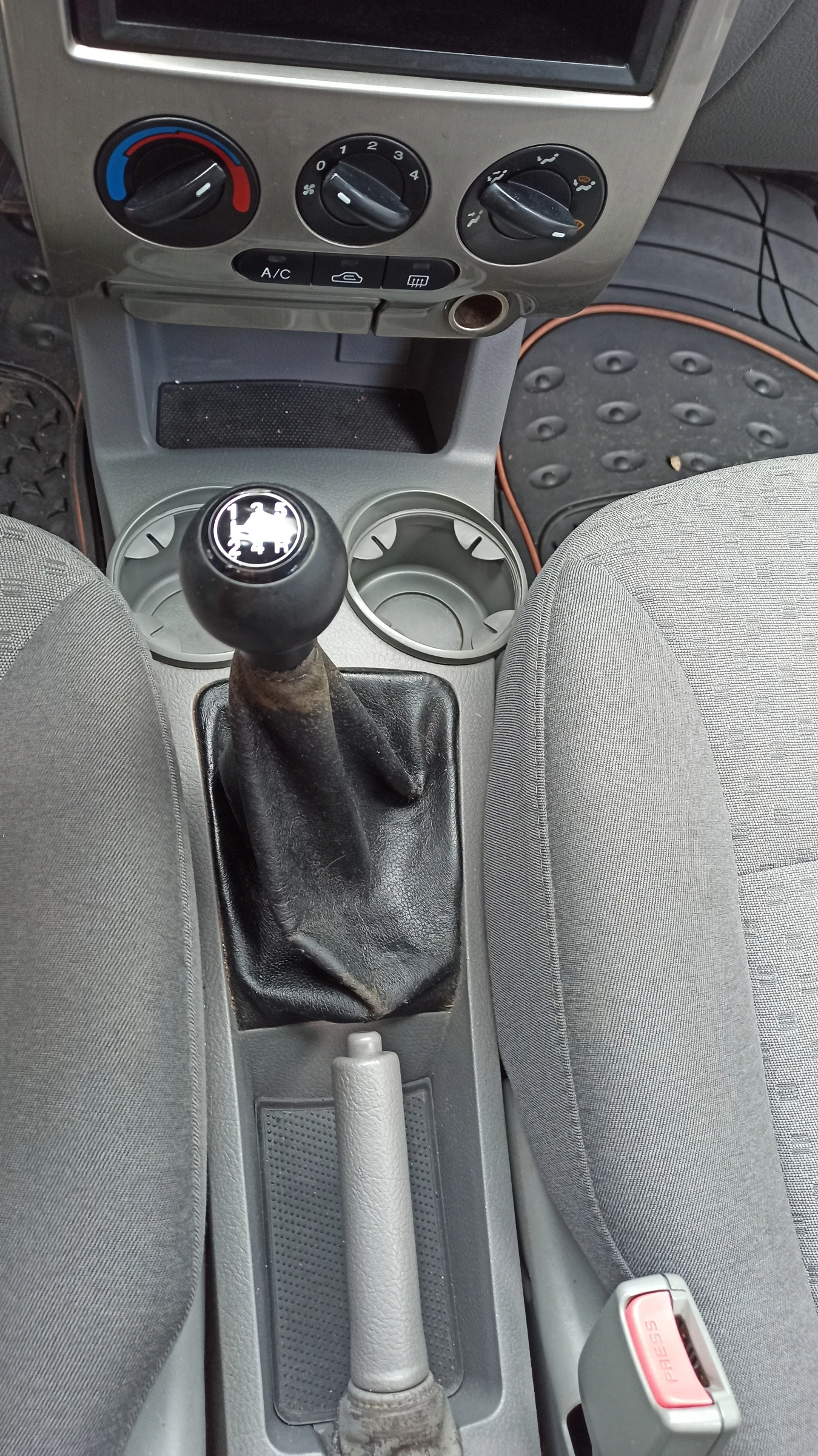 Kia Rio, снимка 7 - Автомобили и джипове - 56577546