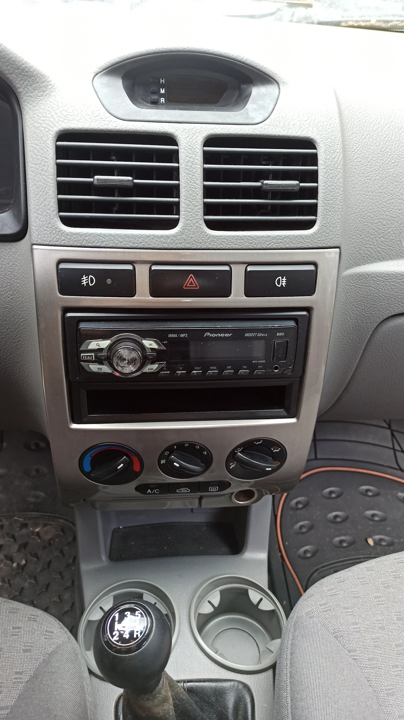 Kia Rio, снимка 6 - Автомобили и джипове - 56577546