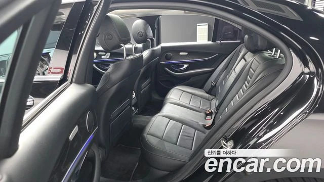 Mercedes-Benz E 300 | TOP SERVICE AMG OPTIC, снимка 12 - Автомобили и джипове - 55712505
