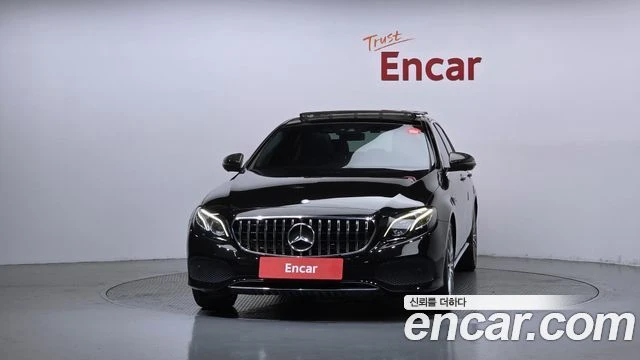 Mercedes-Benz E 300 | TOP SERVICE AMG OPTIC, снимка 3 - Автомобили и джипове - 55712505