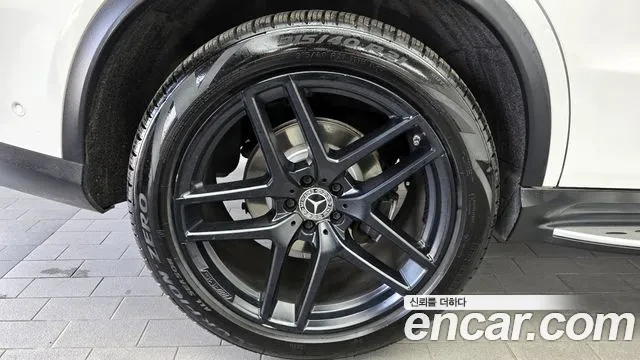 Mercedes-Benz GLE 350 КУПЕ * 360 КАМЕРИ * ДВД * АСИСТ ПАКЕТ *  * , снимка 6 - Автомобили и джипове - 55791335