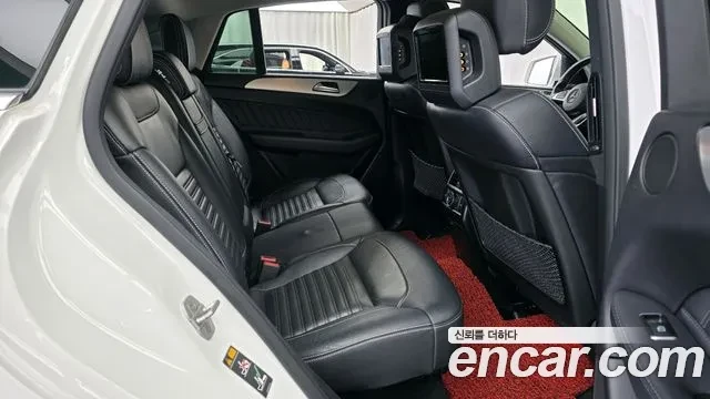 Mercedes-Benz GLE 350 КУПЕ * 360 КАМЕРИ * ДВД * АСИСТ ПАКЕТ *  * , снимка 17 - Автомобили и джипове - 55791335