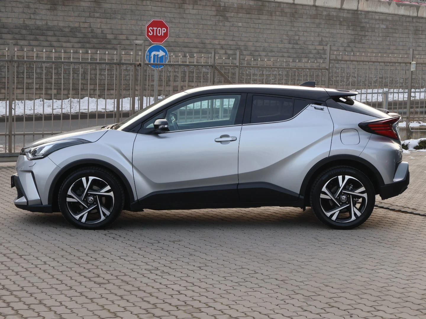 Toyota C-HR FACE LIFT/JBL/2022г/ГАРАНЦИОННА/ВСИЧКИ ЕКСТРИ/  - изображение 7